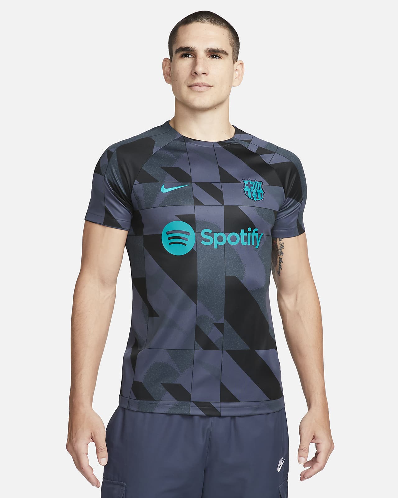 Camisola de futebol do equipamento de aquecimento Nike Dri-FIT do terceiro equipamento Academy Pro FC Barcelona para homem
