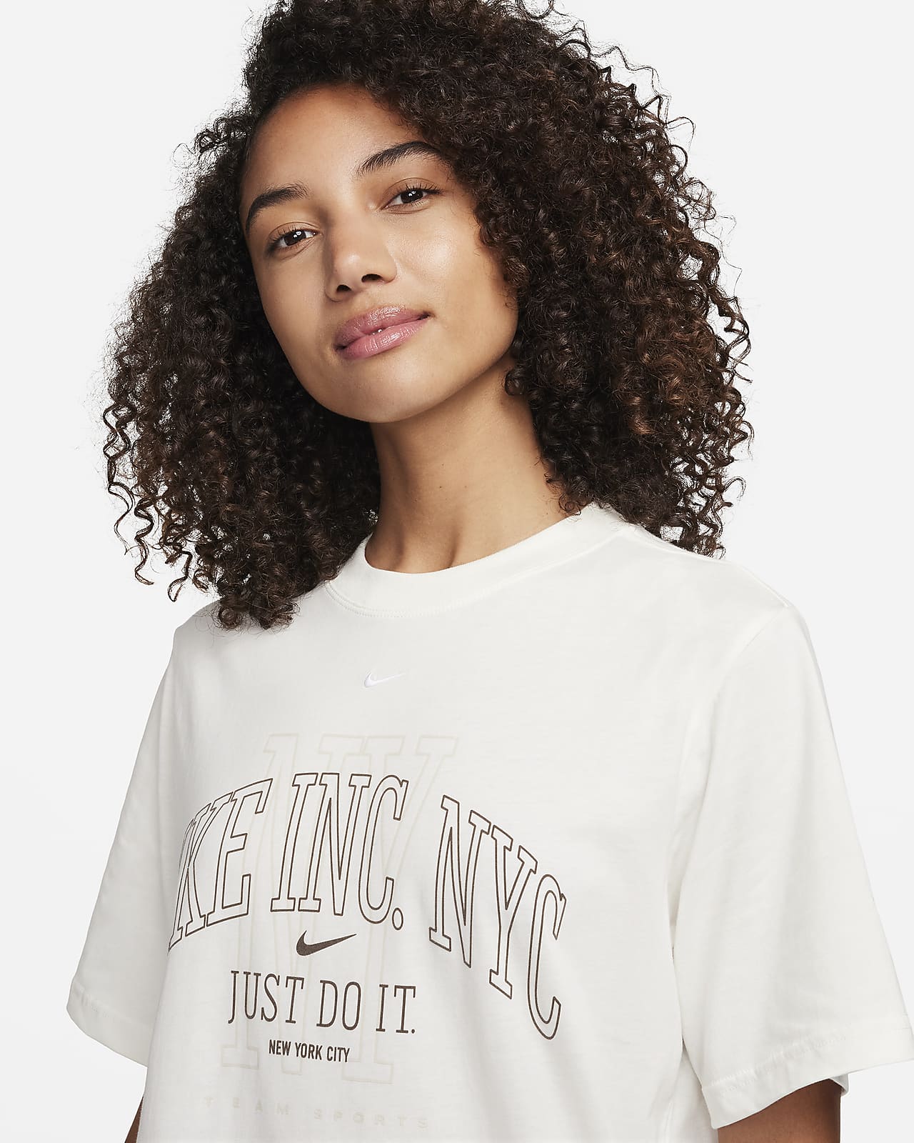 Nike Sportswear Essential Women\'s Graphic T-Shirt. | Shirts