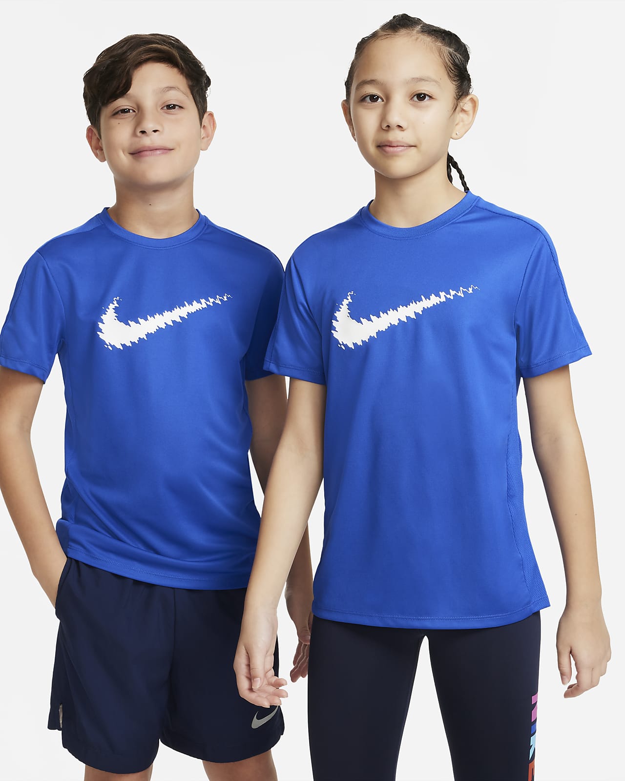 เสื้อเทรนนิ่งแขนสั้นเด็กโตมีกราฟิก Nike Dri-FIT Trophy