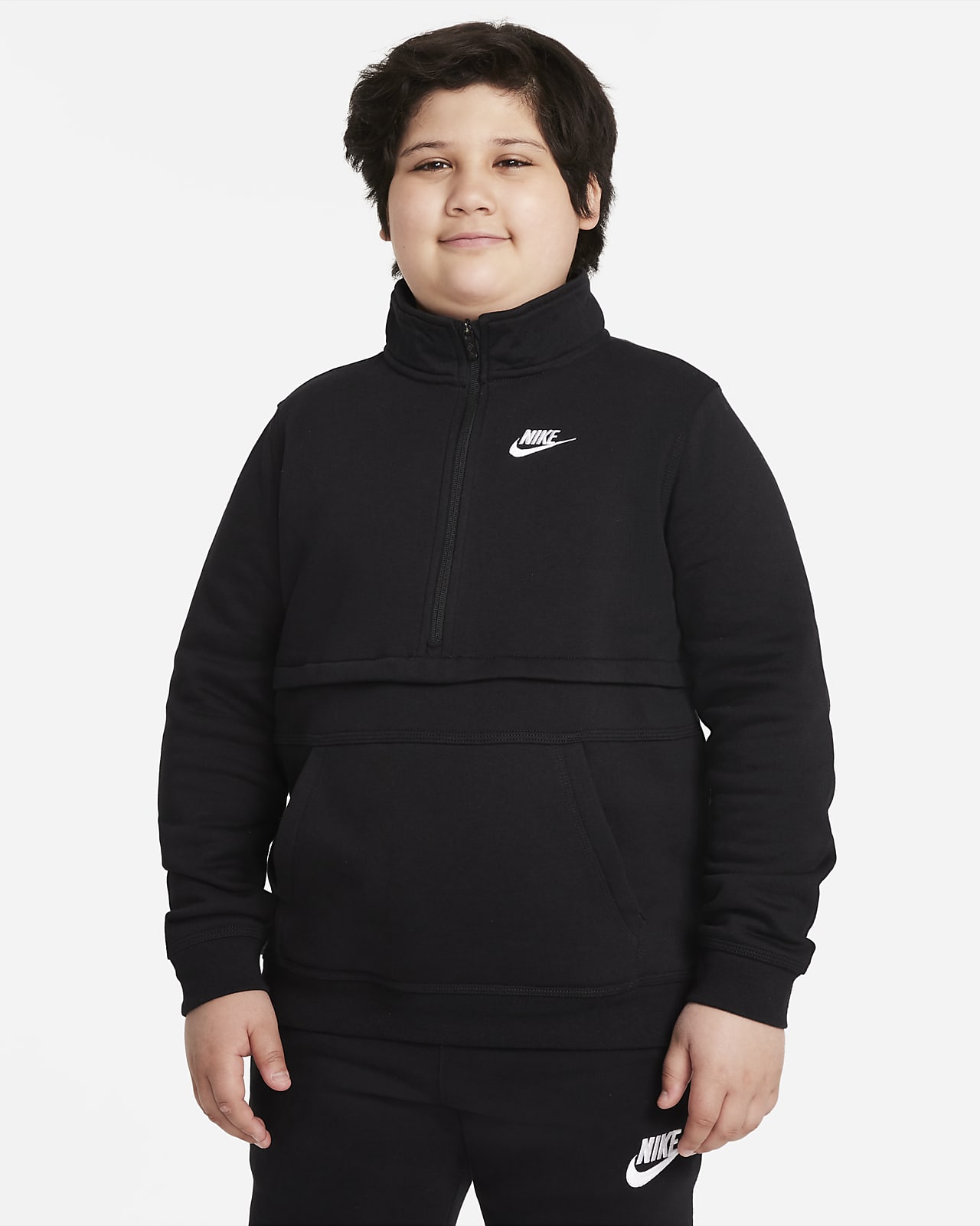 Playera de medio cierre para niños talla grande Nike Sportswear Club. Nike .com