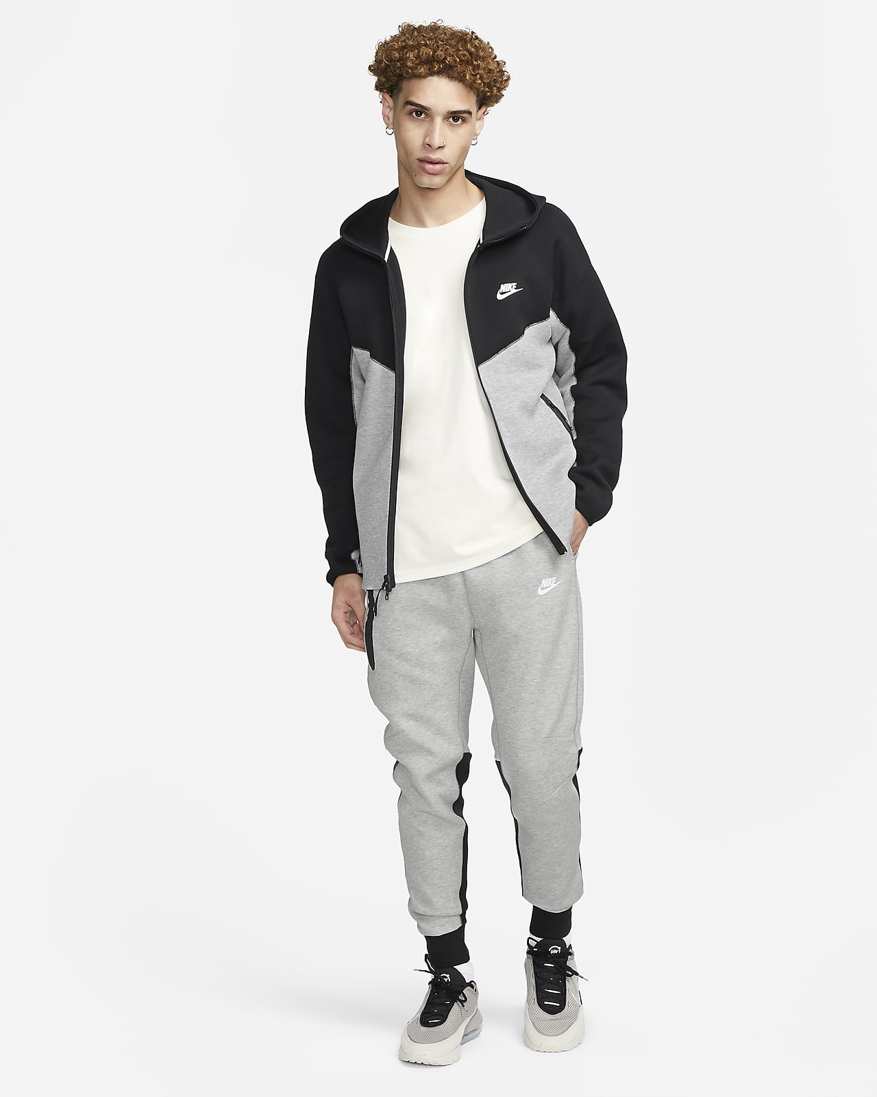 Nike tracksuit outlet windrunner