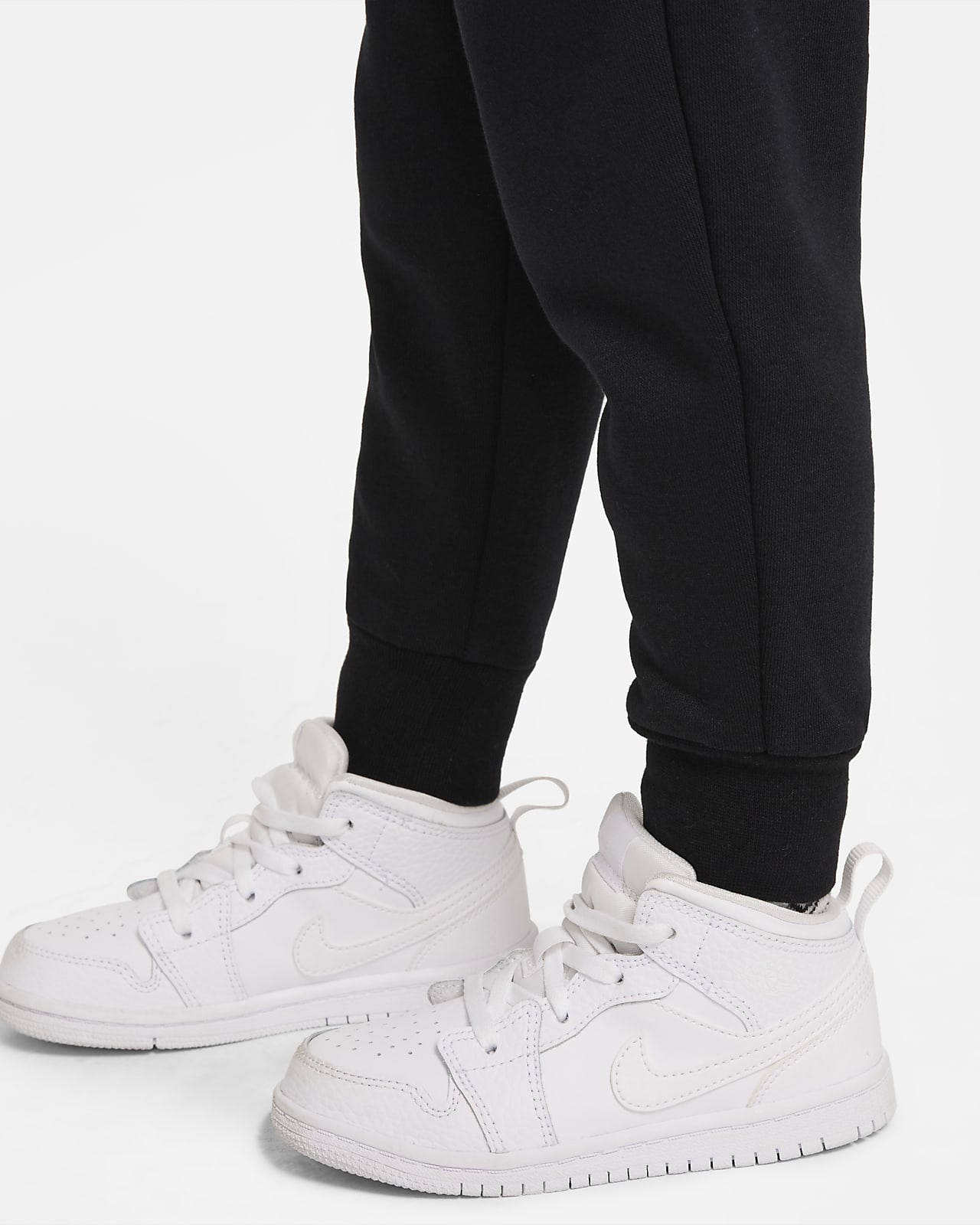 Conjunto de sudadera con capucha y pantalones para bebé Jordan. Nike.com