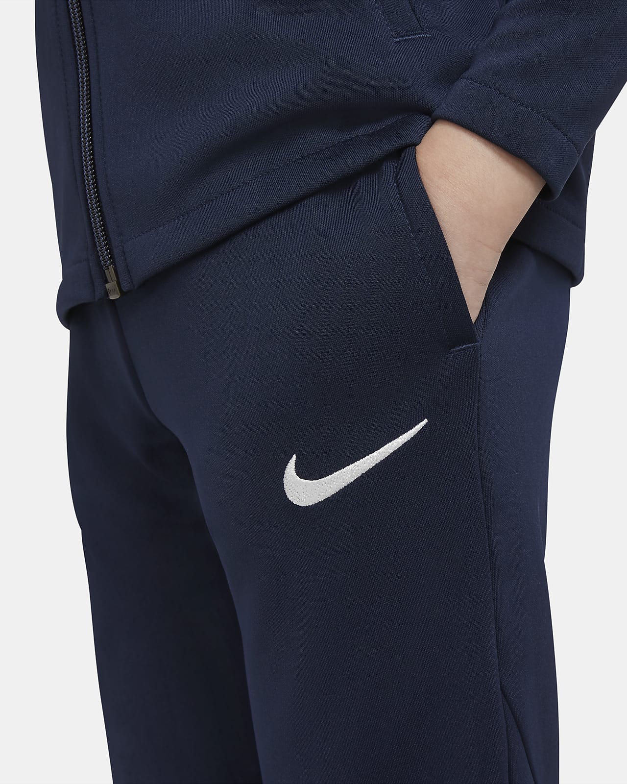 No se mueve Comercial imagen Nike Dri-FIT Academy Pro Chándal de fútbol de tejido Knit - Niño/a  pequeño/a. Nike ES