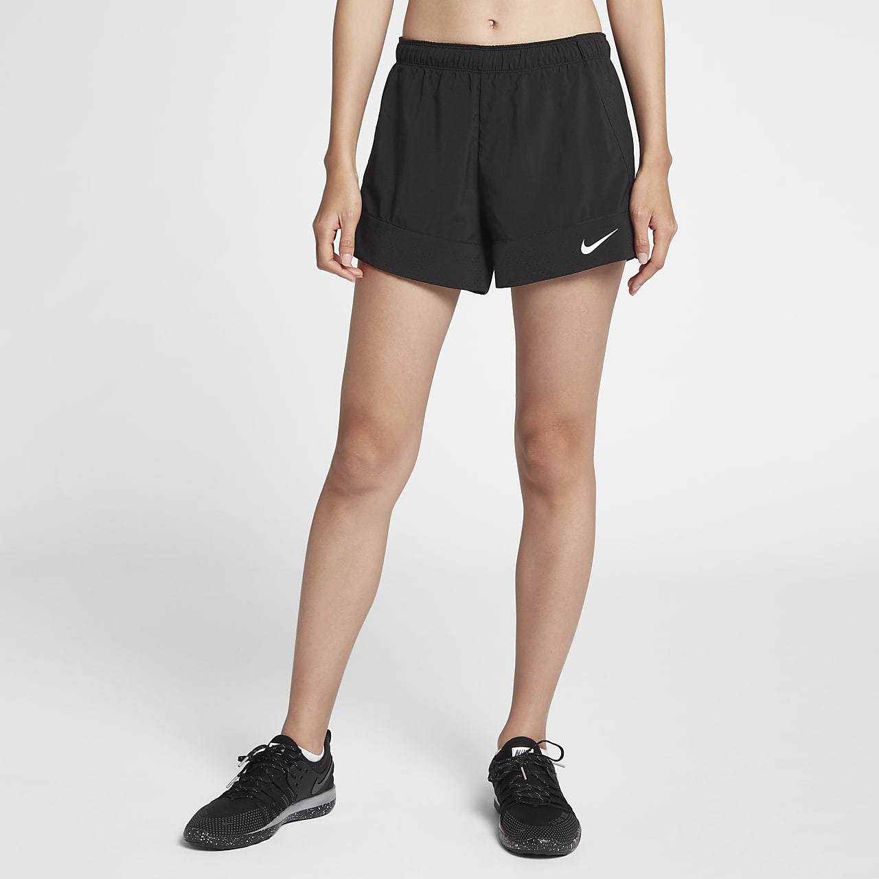 Nike Dri-FIT 女款訓練短褲。Nike TW