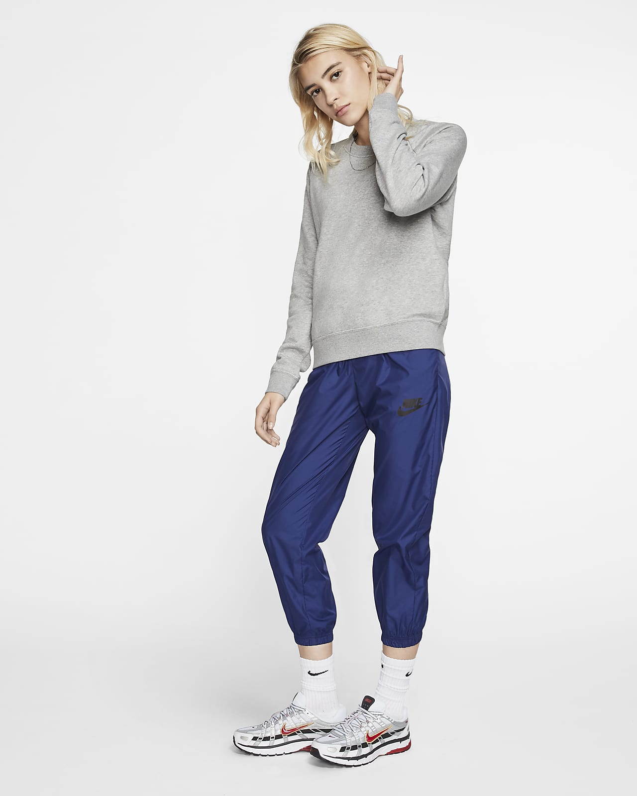 Nike Sportswear Essential fleecegenser til dame. Nike NO Nike Sportswear Essential fleecegenser til dame. Nike NO