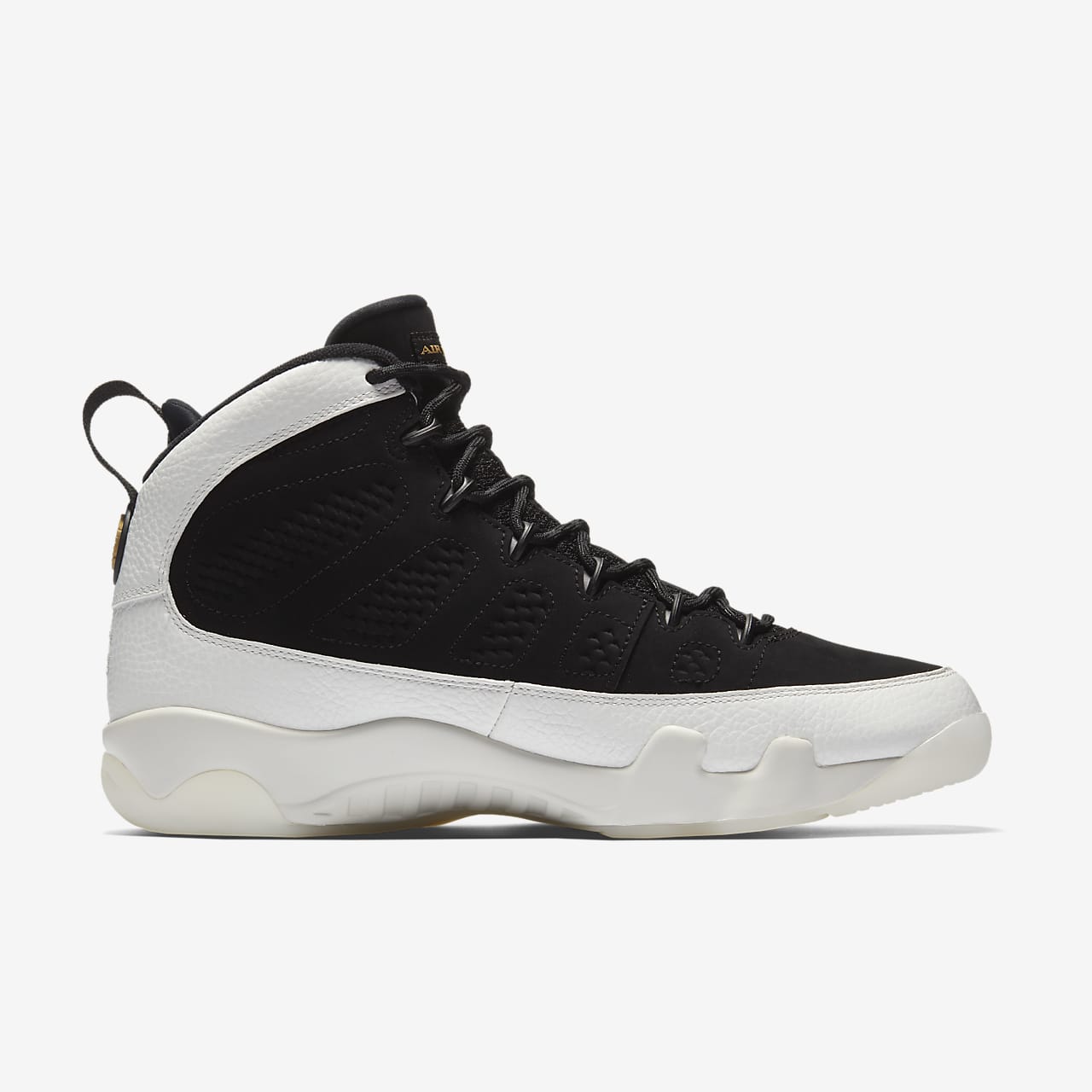 Air Jordan Retro Shoe. Nike