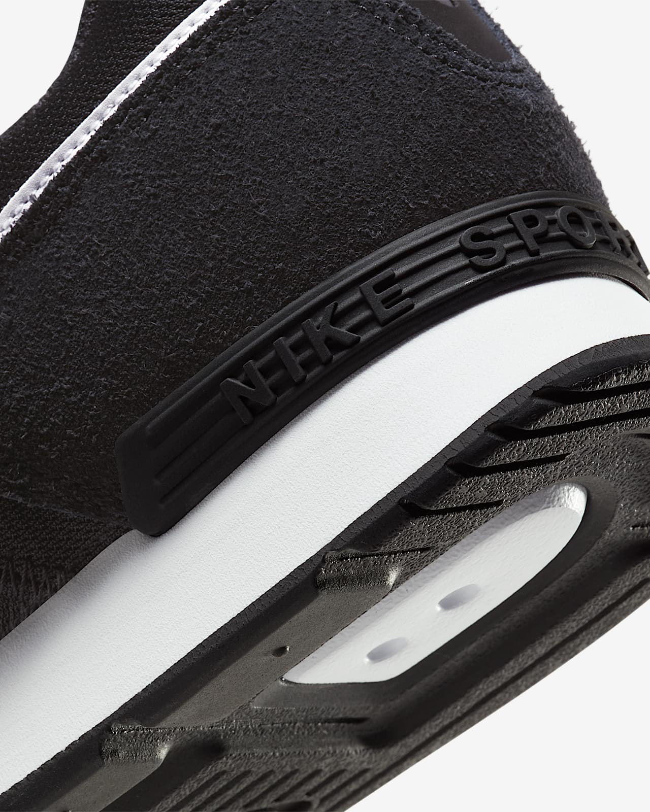 black nike runners mens