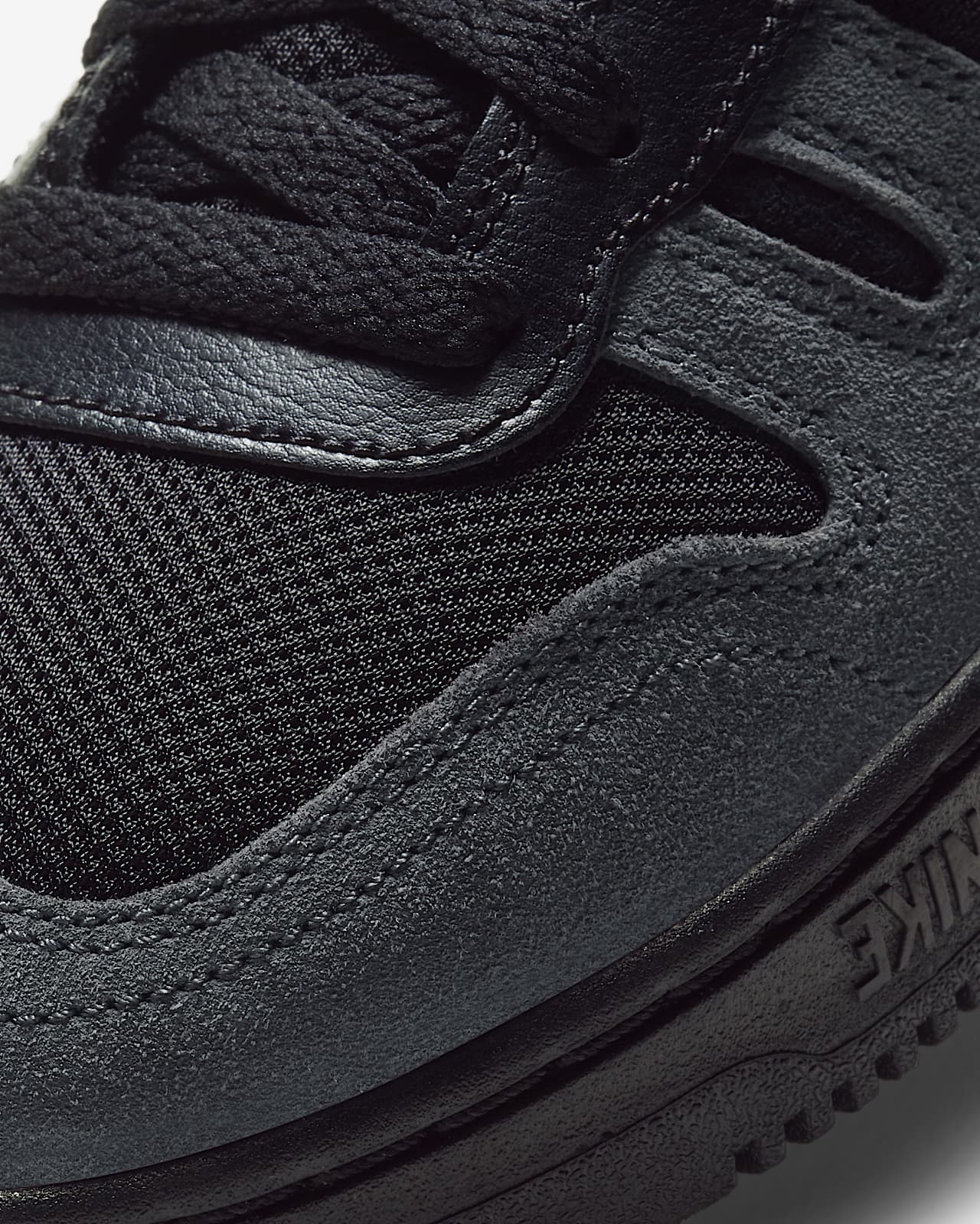 nike squash type black