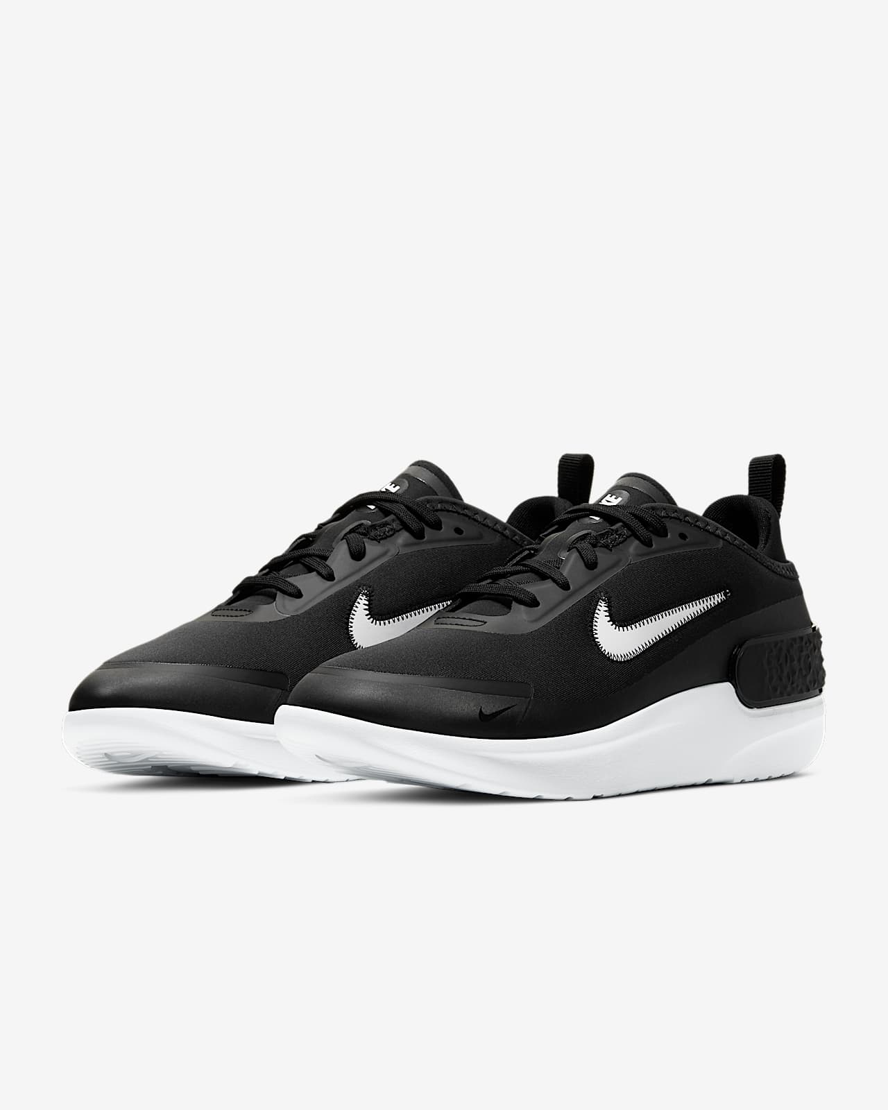 women's nike black and white