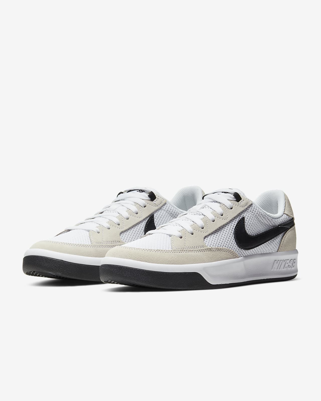 white nike skateboarding shoes