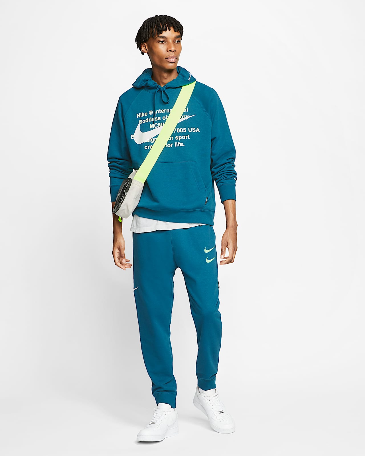 nike sportswear swoosh men's french terry crew