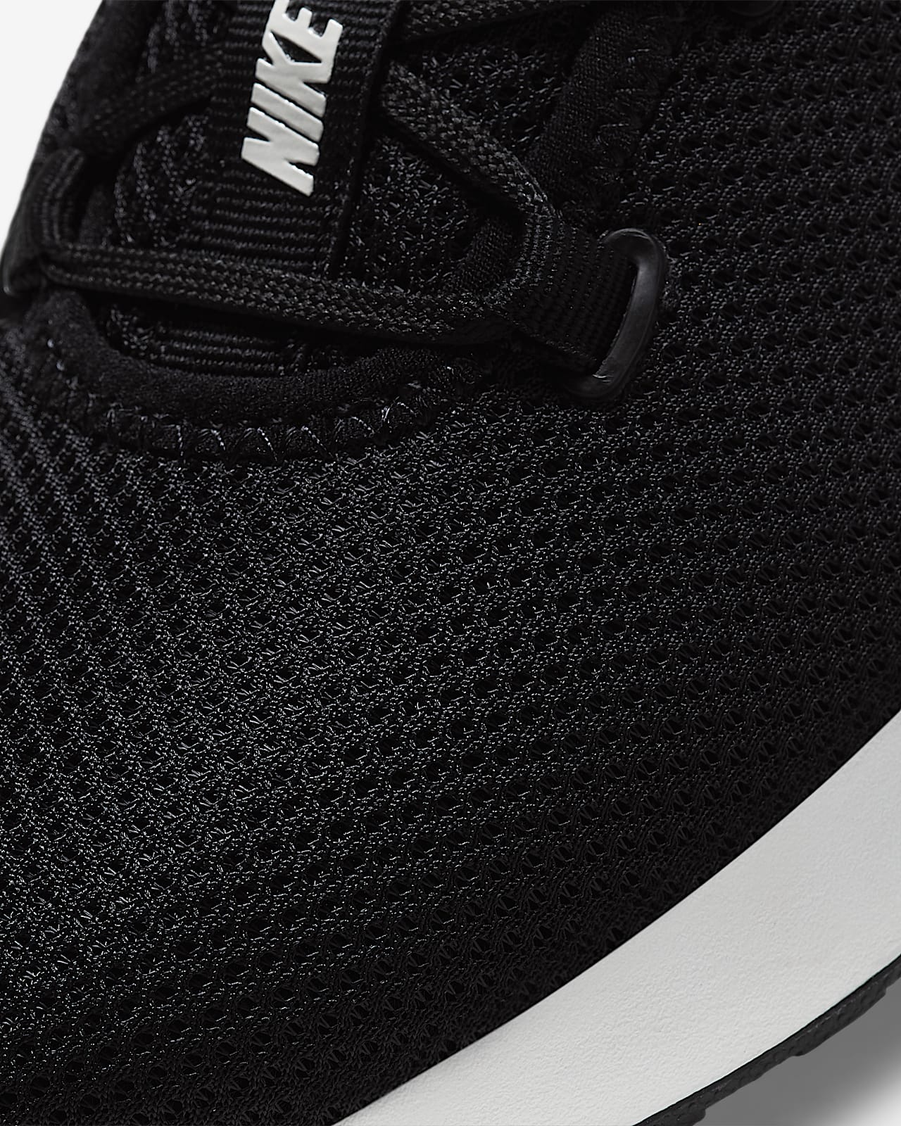 nike ashin trainers in black