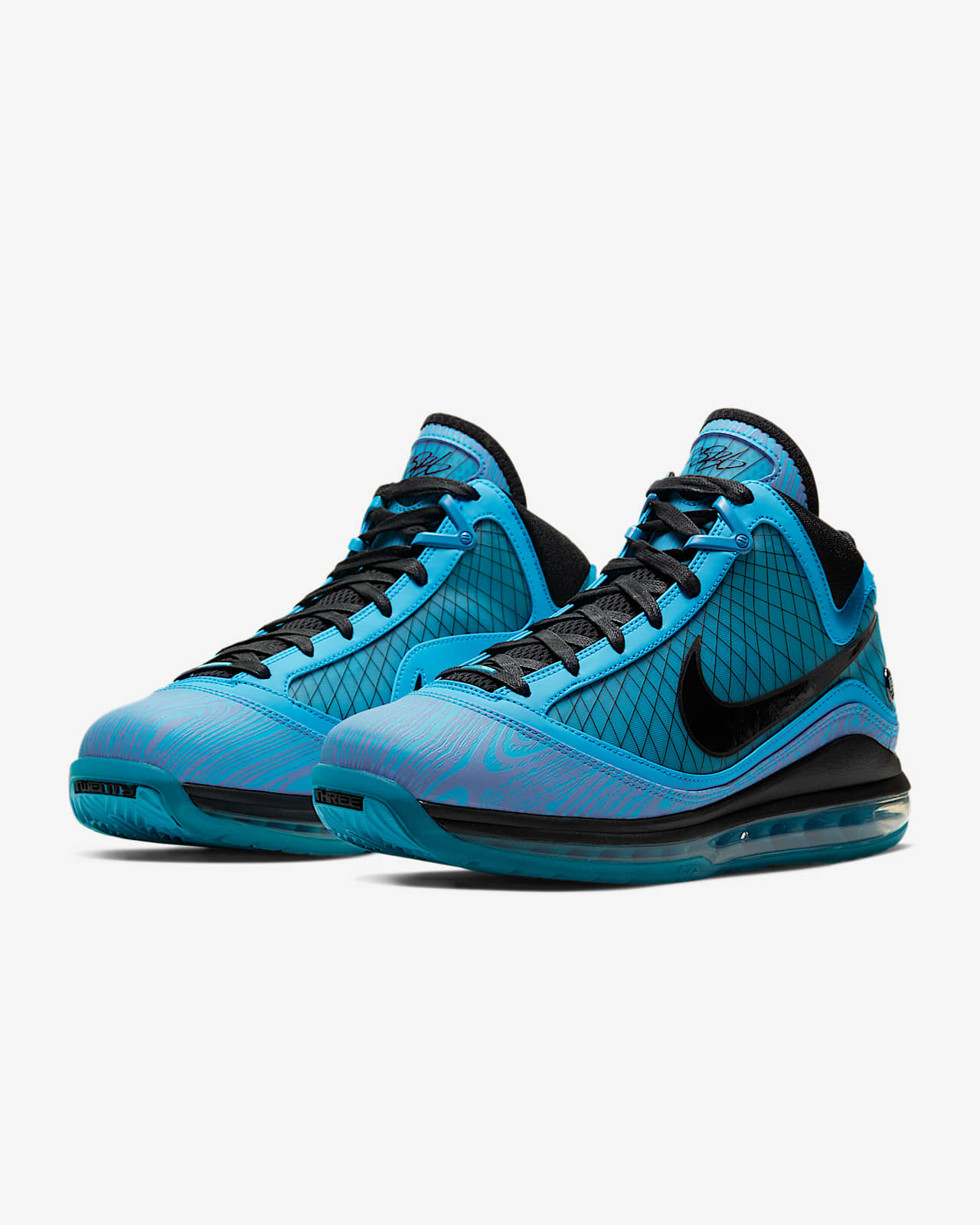 nike lebron 7qs