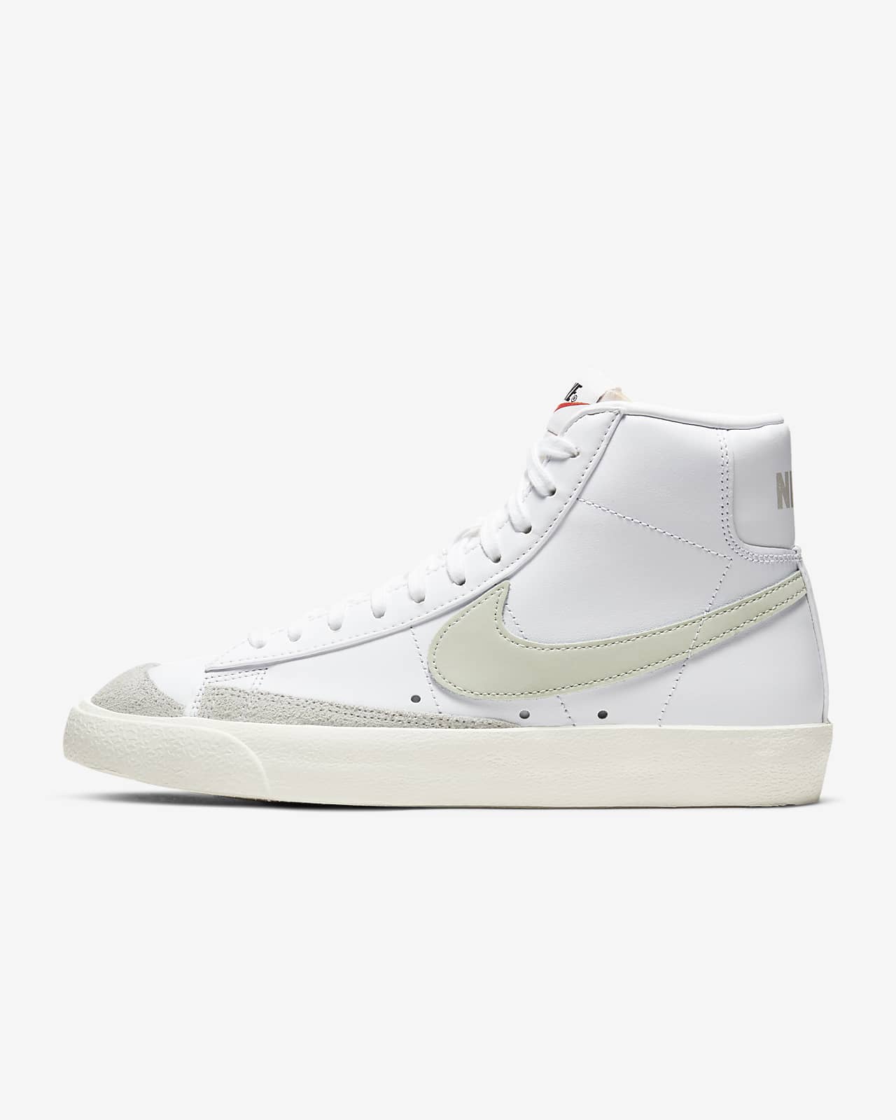 nike blazer mid 77 trainers in heritage white