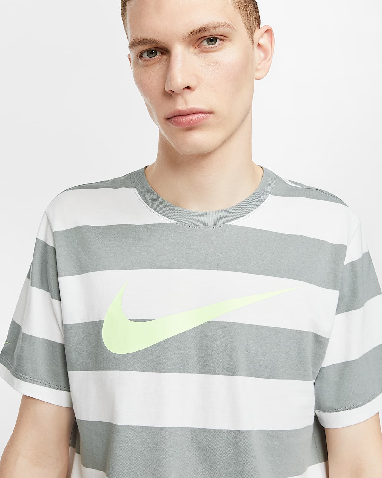 mens nike striped t shirt