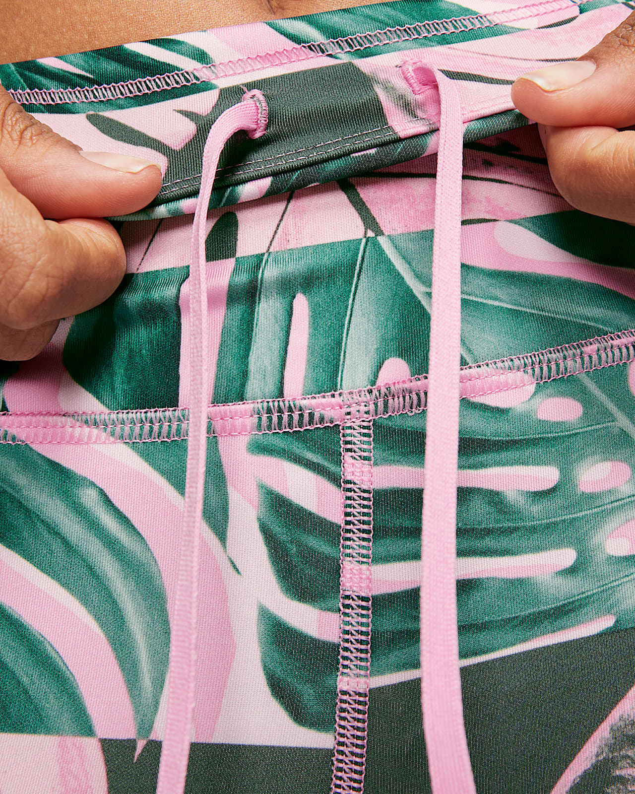 nike performance fast crop