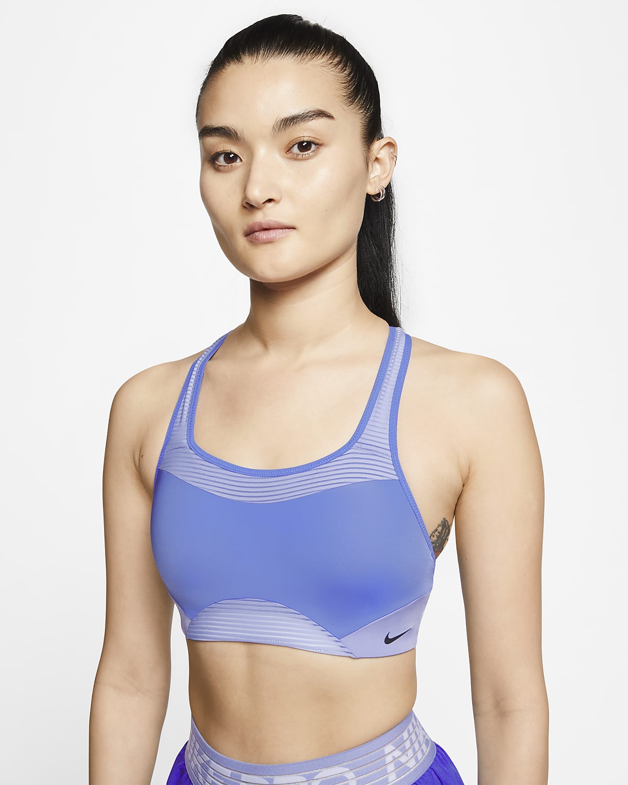 https://static.nike.com/a/images/t_PDP_1280_v1/f_auto,q_auto:eco/i1-7fa6478f-d08e-435a-9e51-bd185ef378c5/alpha-womens-high-support-padded-striped-sports-bra-N1hJHw.png