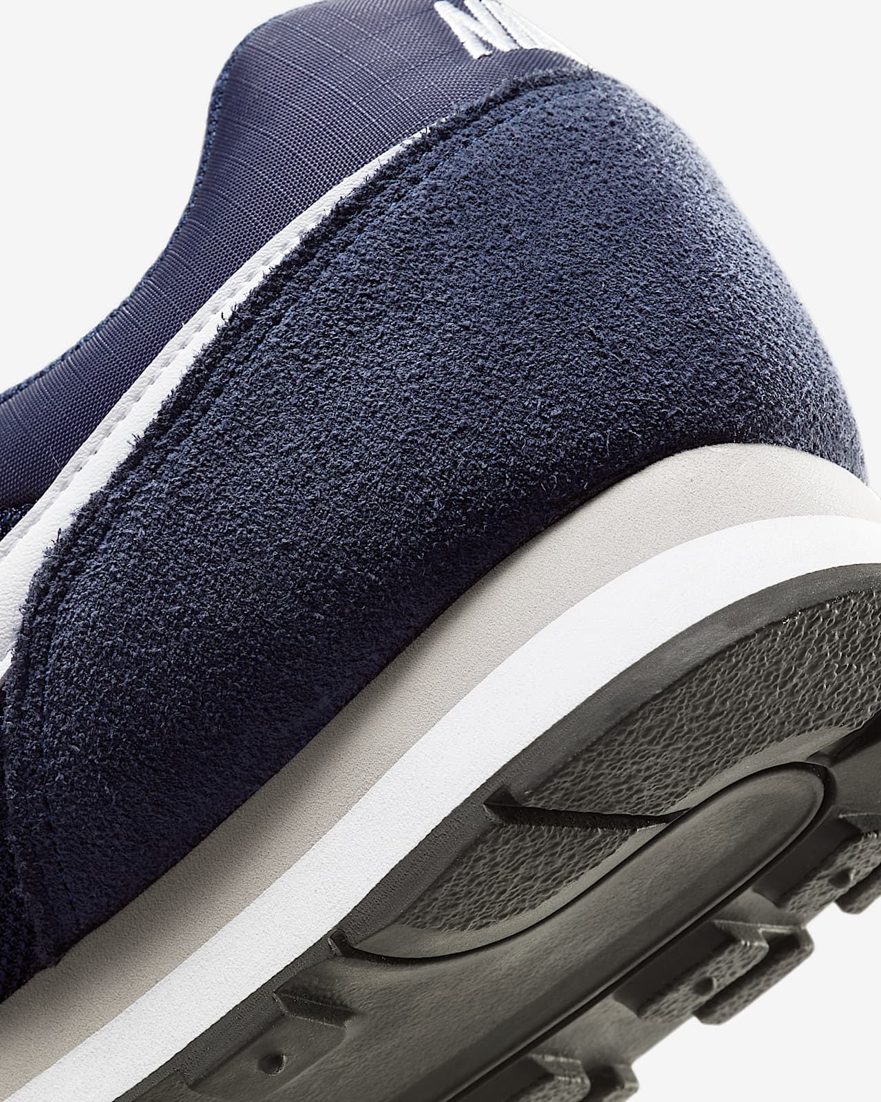nike md runner wolf grey