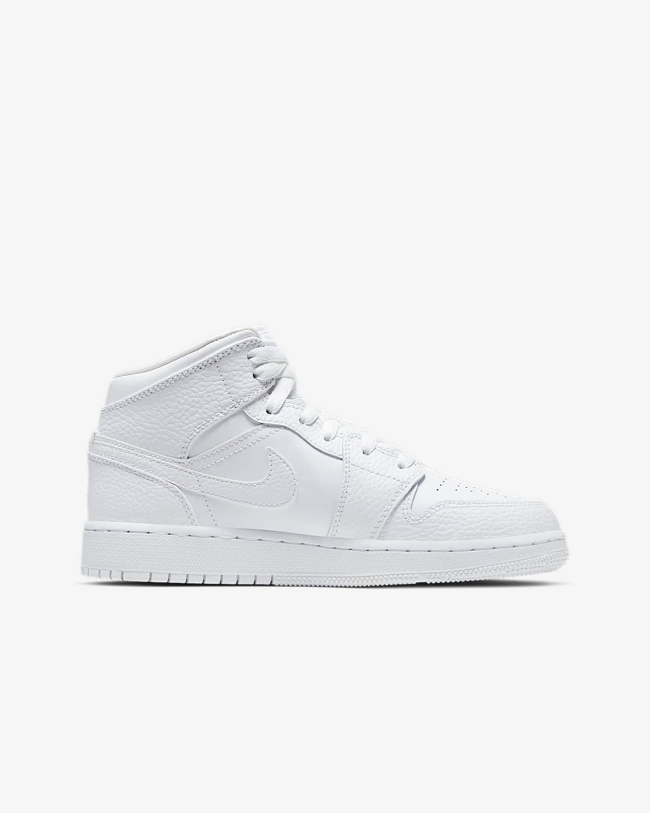 Jordan 1 Mid Older Kids' Shoes. Nike LU
