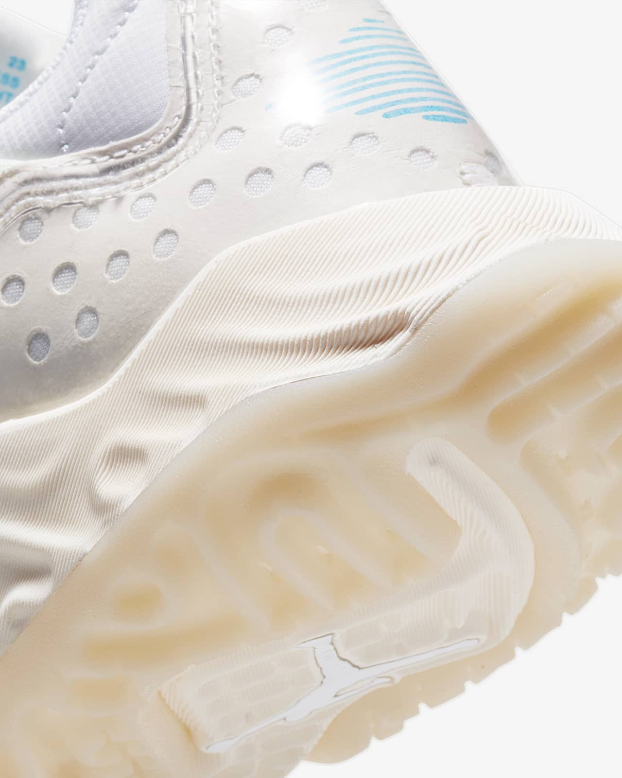Jordan React Delta SP Sail CW0782-141 Release Date | SneakerNews.com