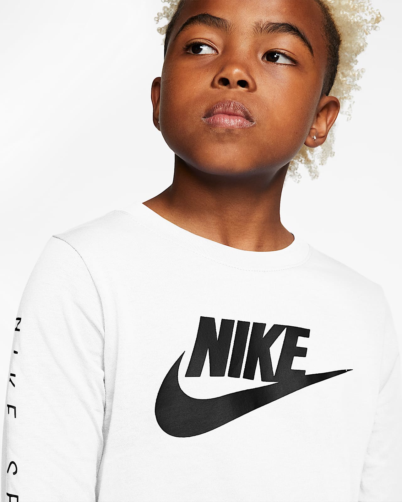 Nike Sportswear langermet T skjorte til store barn (gutt Nike Sportswear langermet T skjorte med trykk til store barn