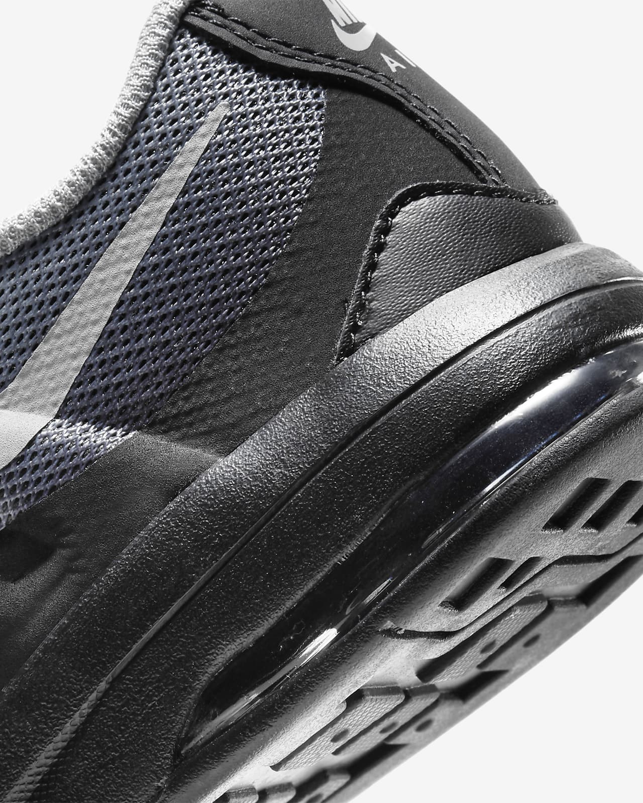 Nike men's air hot sale max invigor sneakers