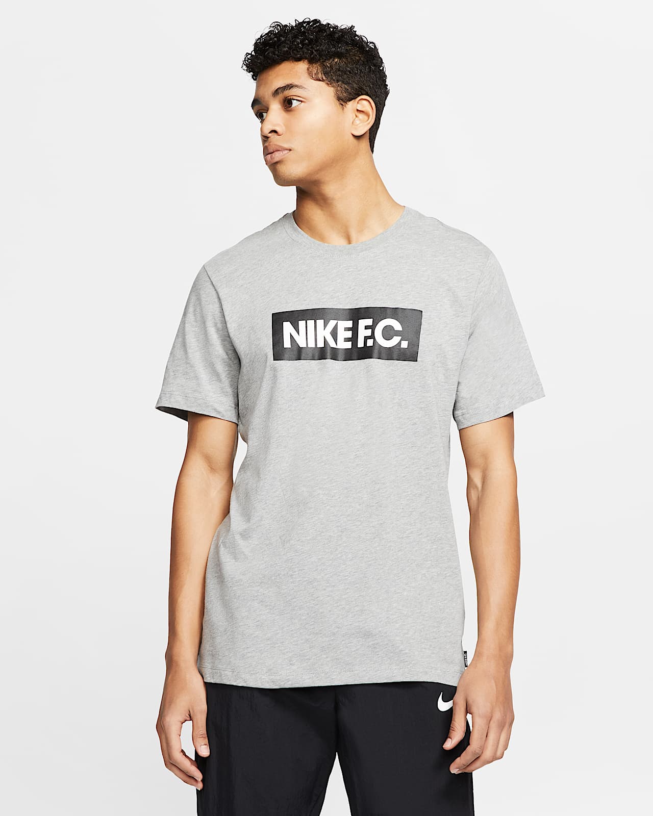 T-shirt da calcio Nike F.C. SE11 - Uomo. Nike IT