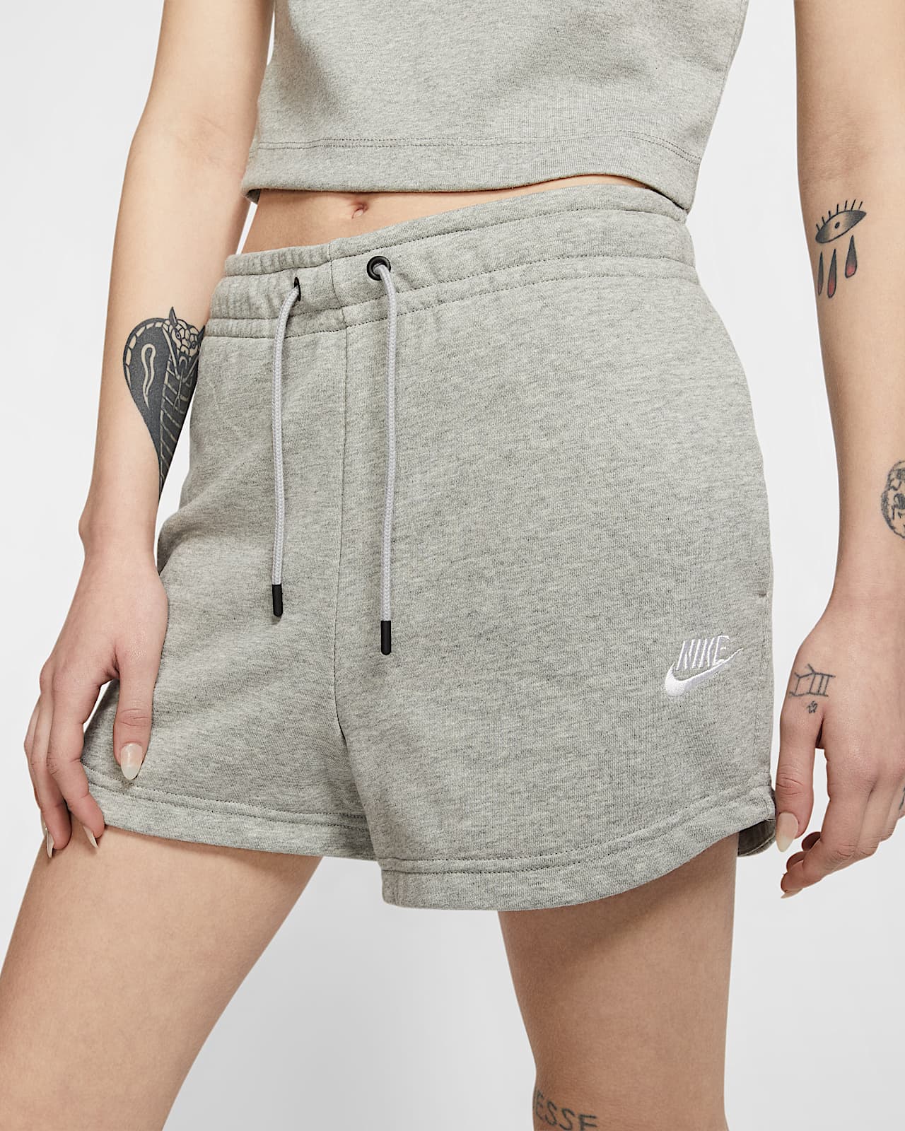 nike sportswear essential shorts