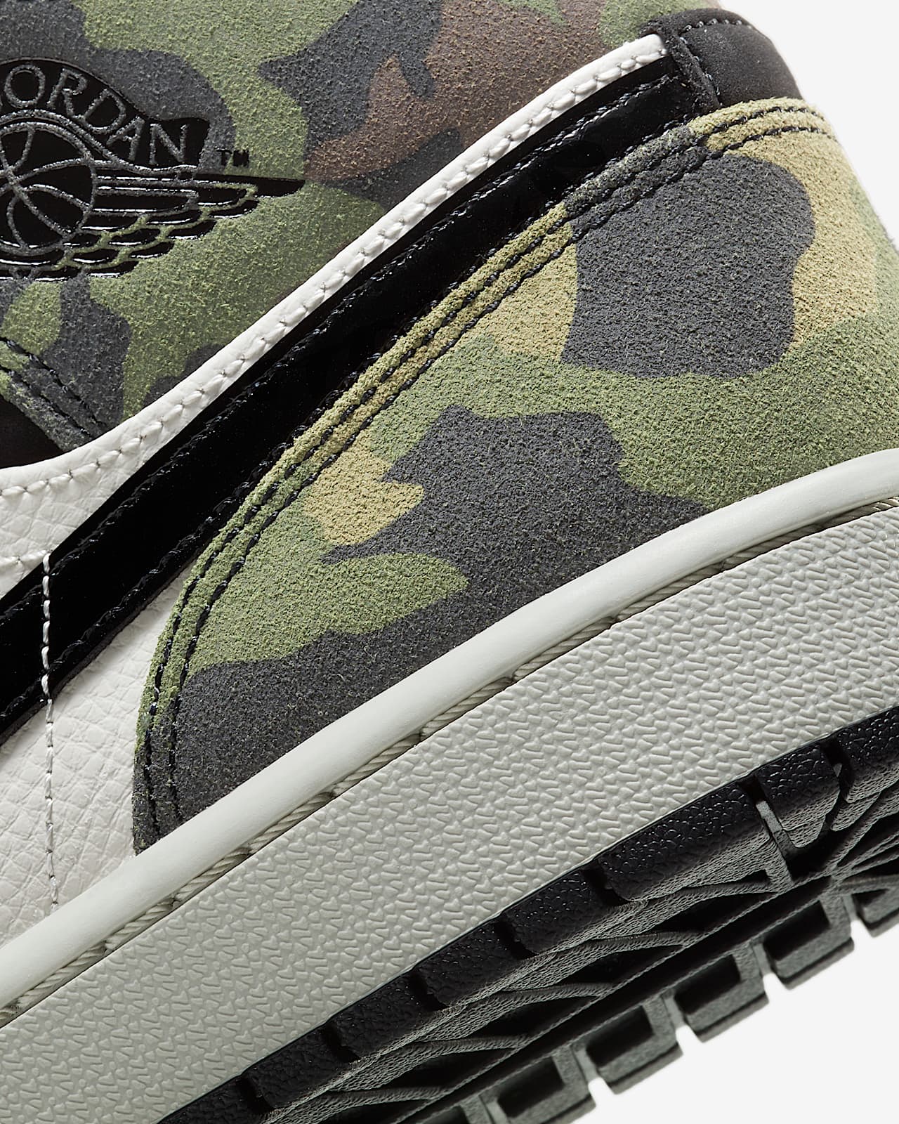 jordan max aura olive green