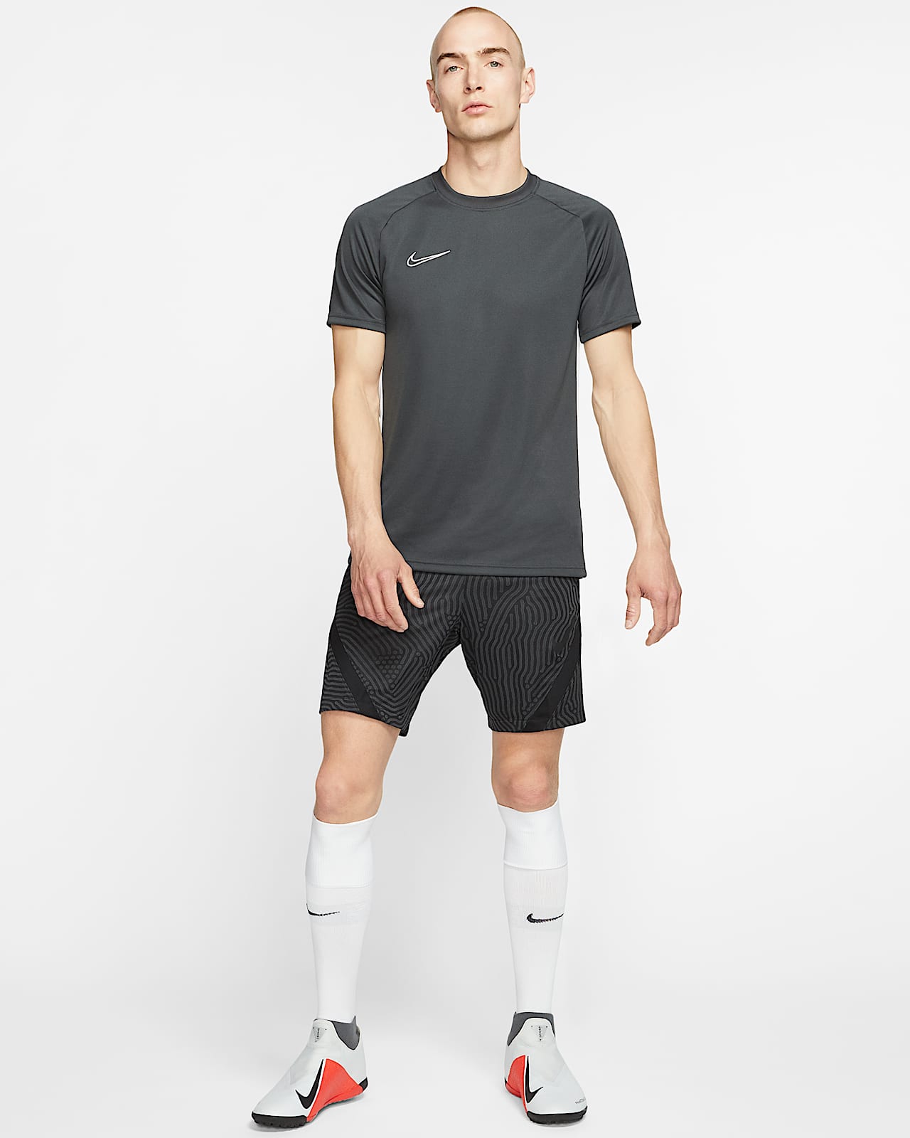 mens nike football clothing