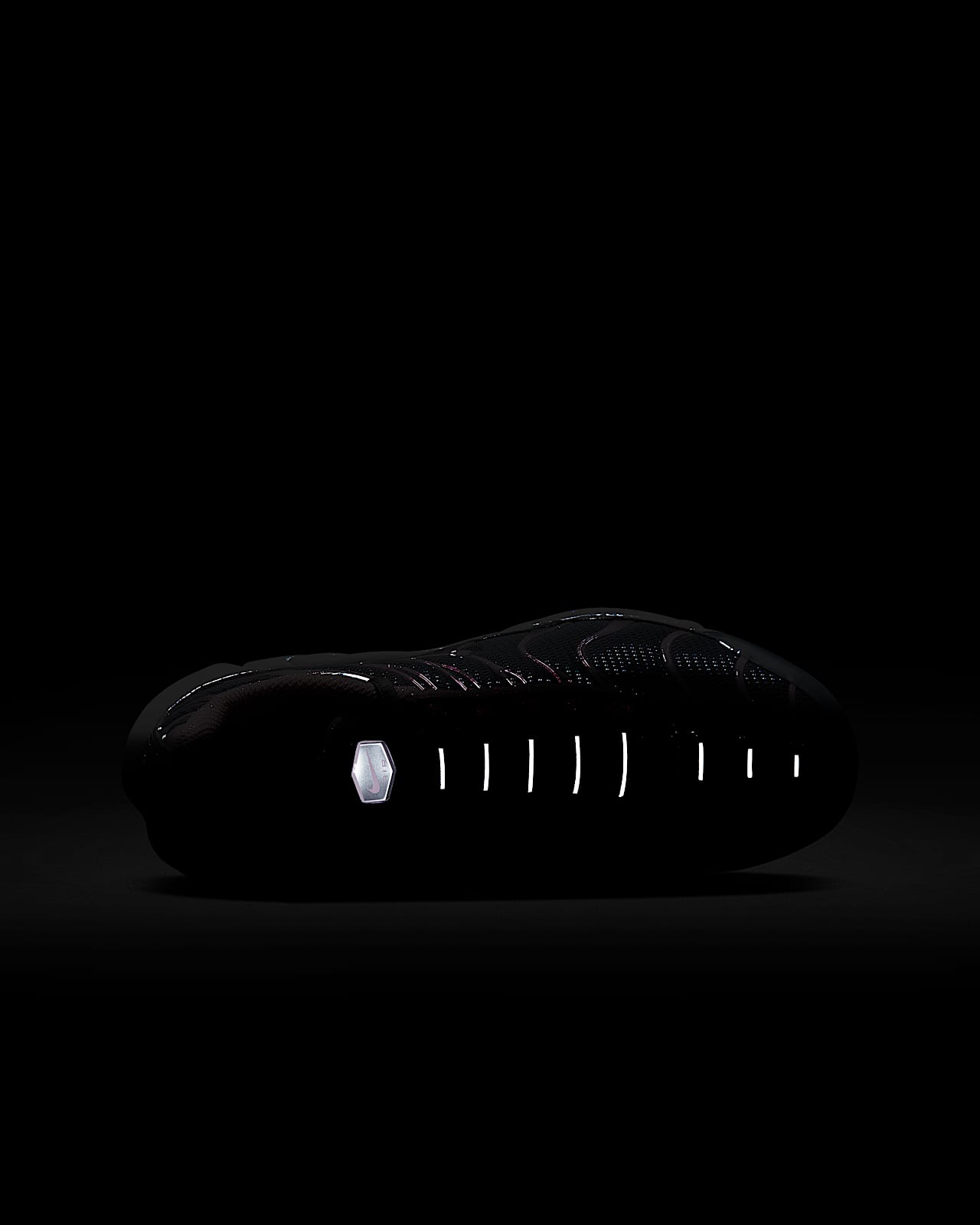 all black vapormax plus kids