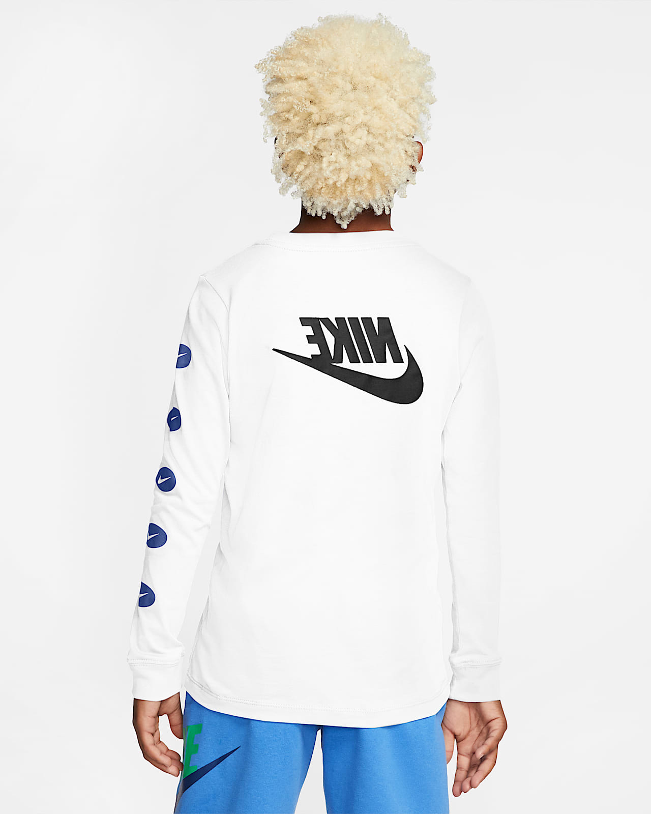 Långärmad t shirt Nike Sportswear för ungdom (killar). Nike SE Långärmad t shirt Nike Sportswear för killar. Nike SE