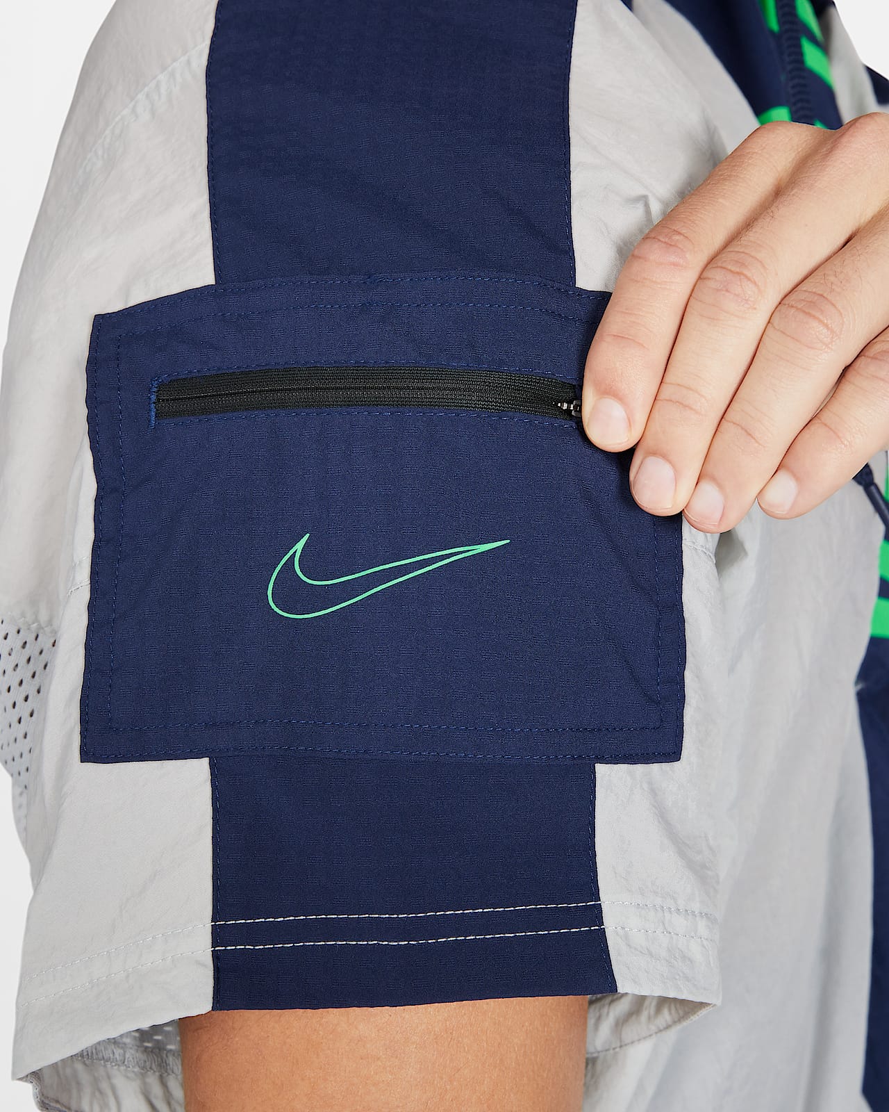 sweat capuche à manche courte zippé nike sweat capuche à manche courte zippé nike