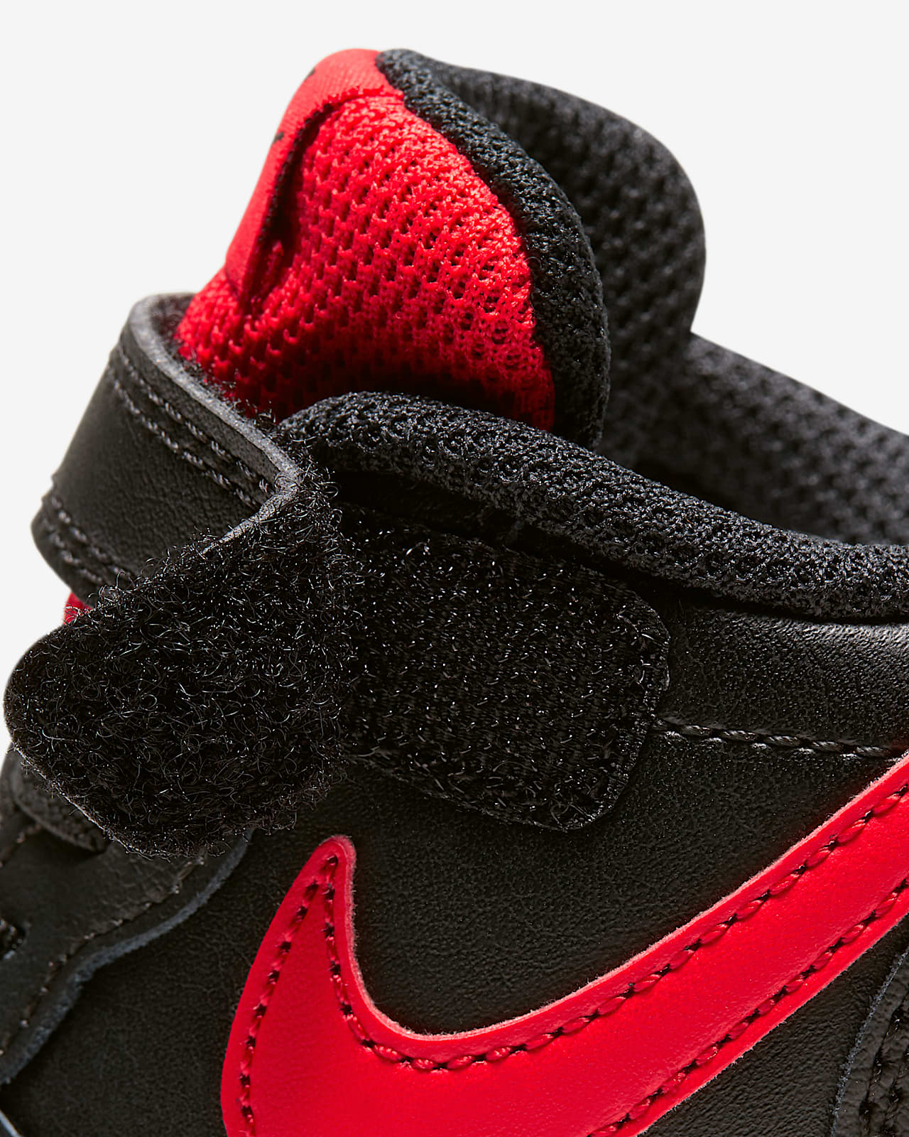 nike court borough vermelho