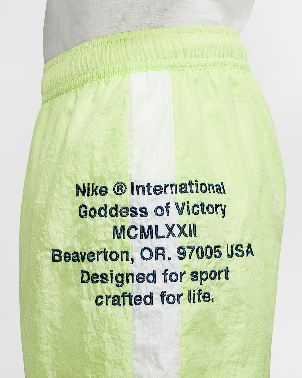 nike sportswear swoosh women's woven shorts