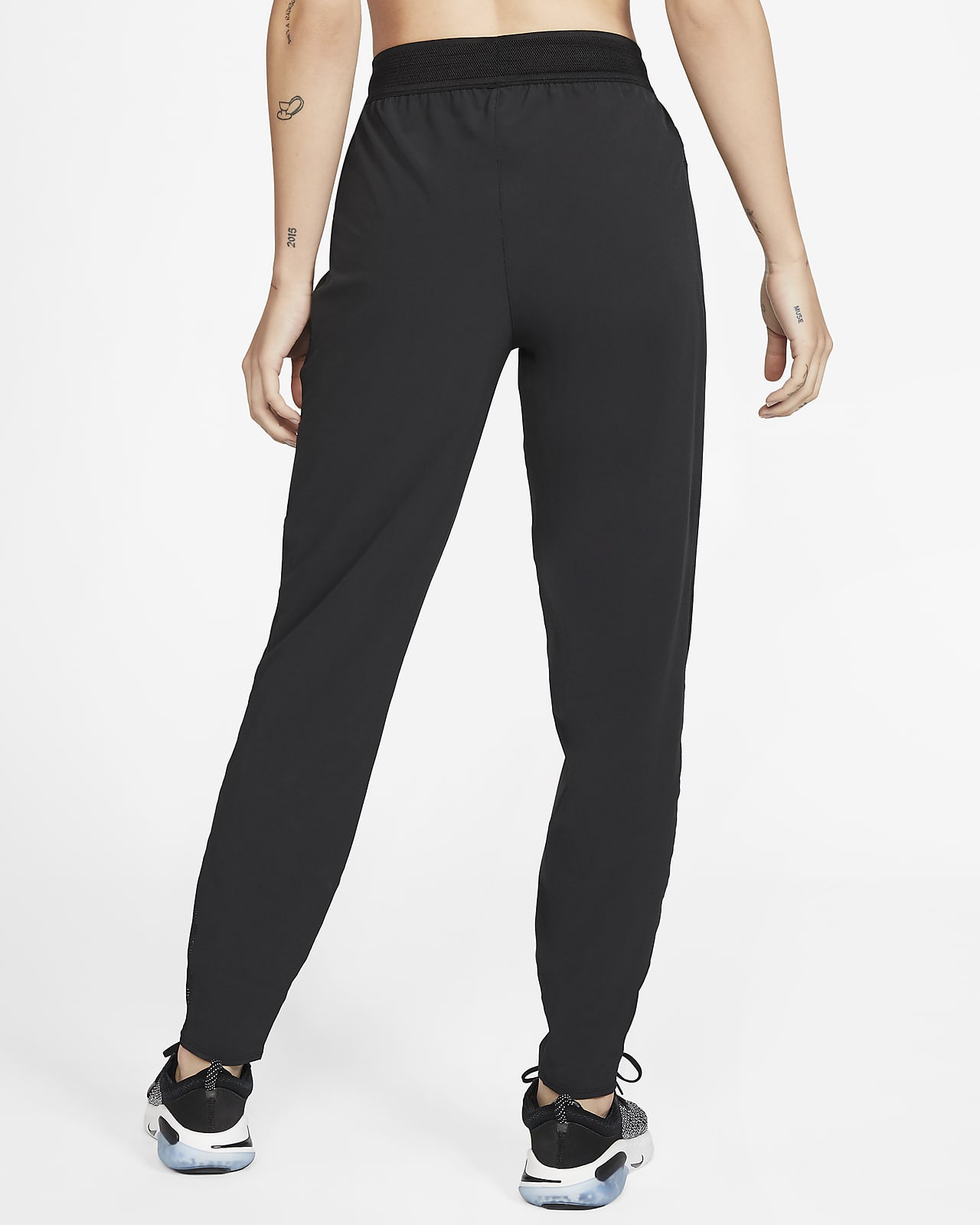 nike essential running trousers