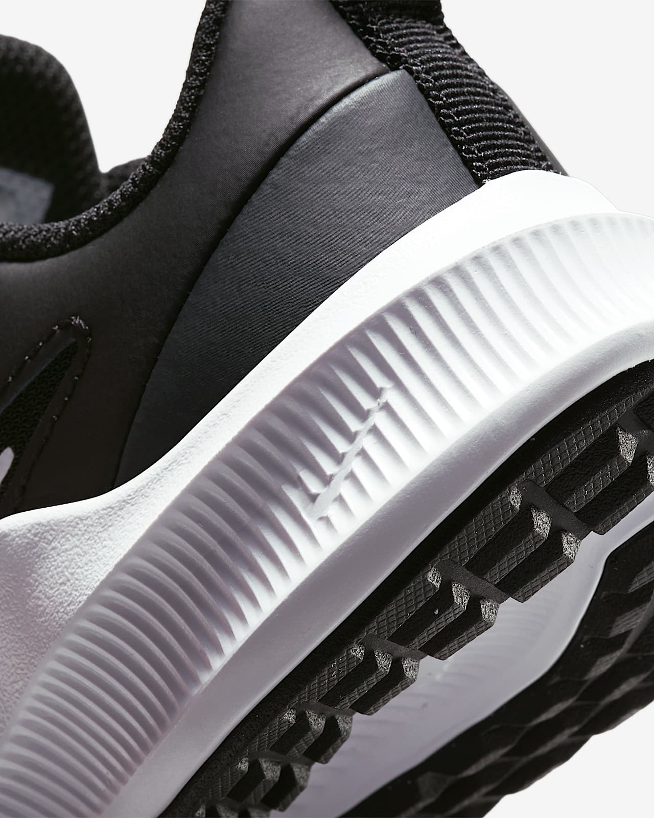 nike downshifter wide