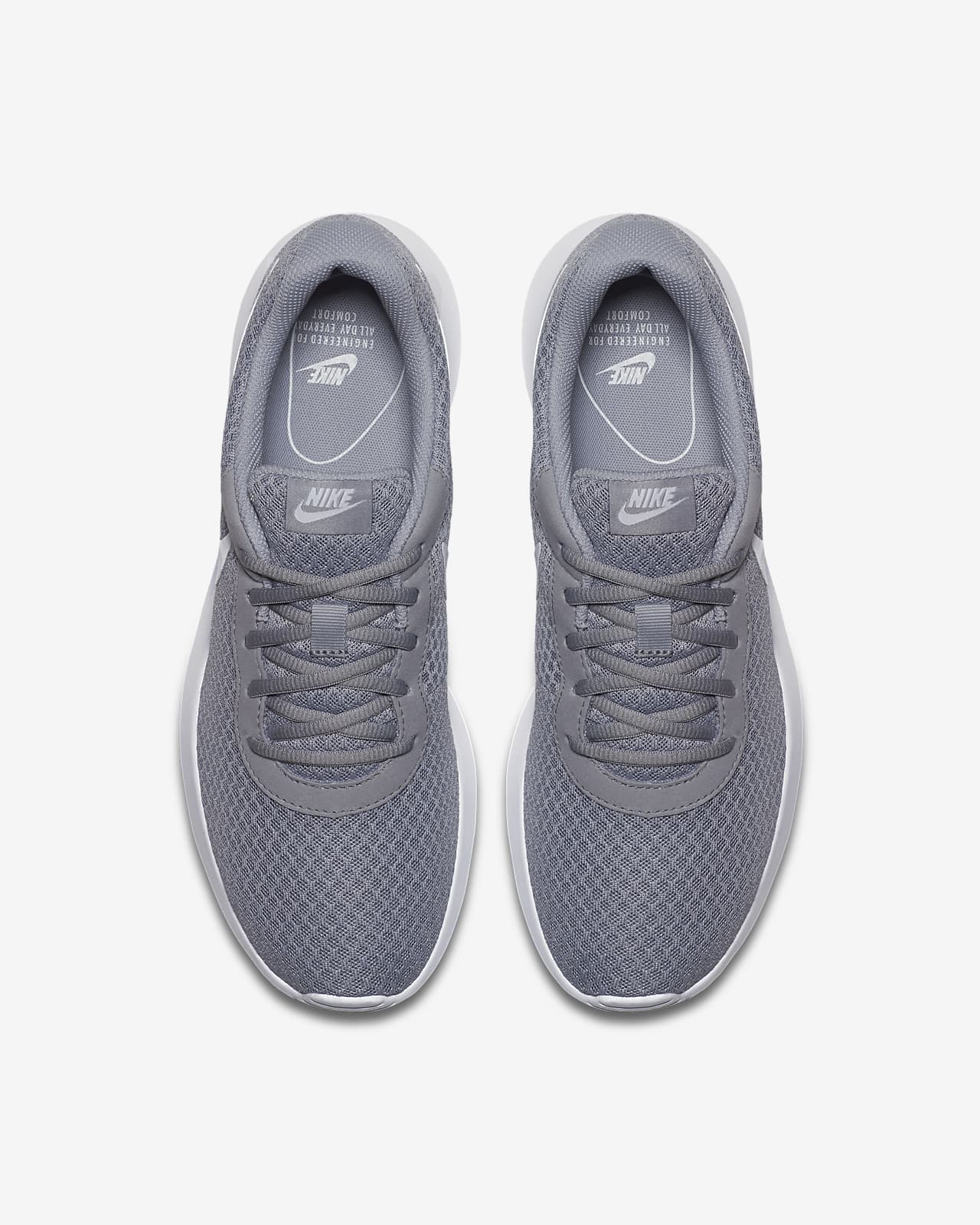 Nike Tanjun Men's Shoe. Nike GB
