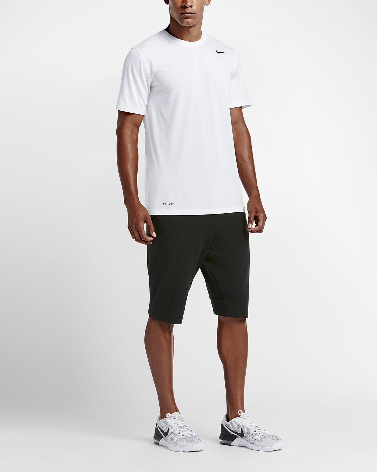 Nike Dri-FIT Legend Men's Training T-Shirt. Nike MY