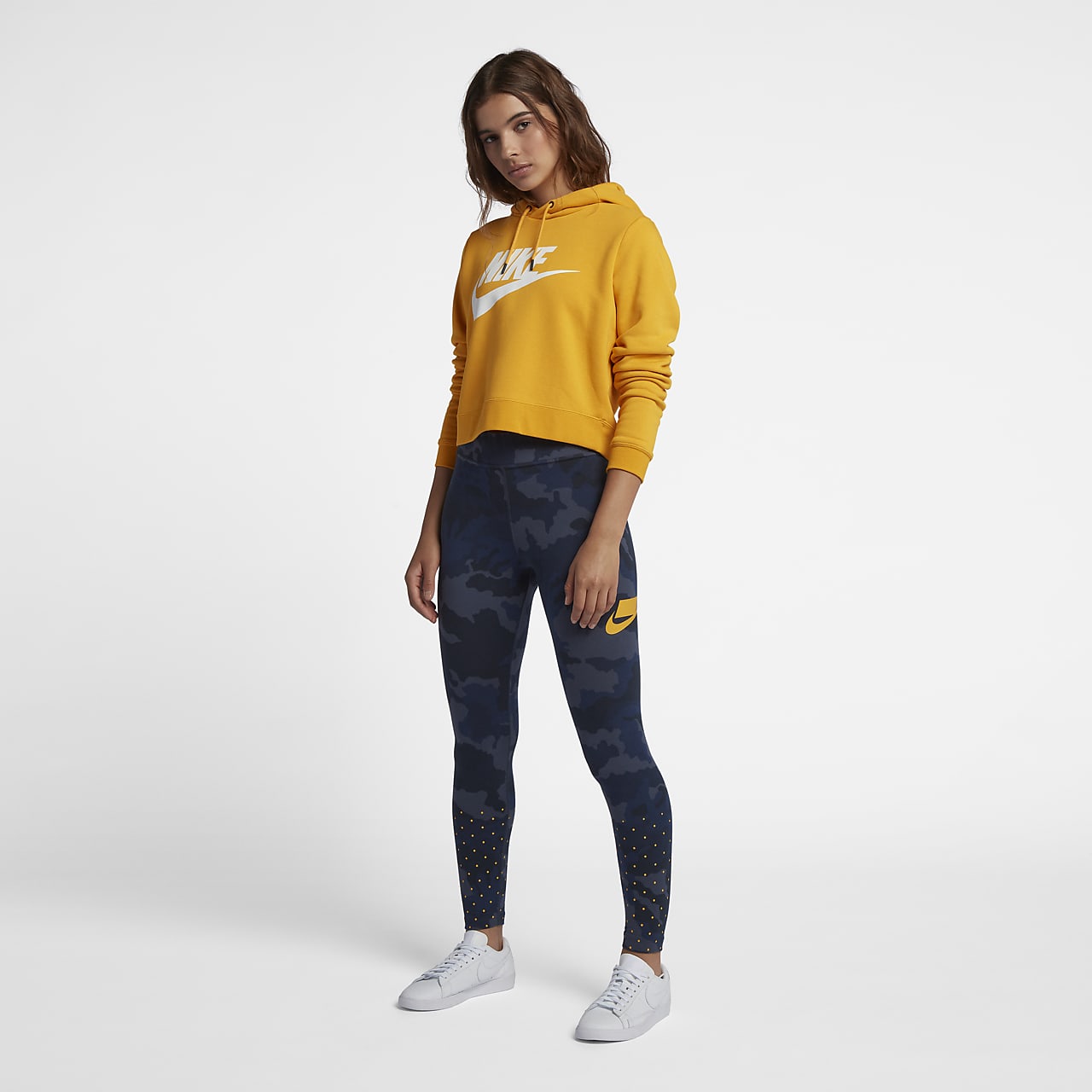 https://static.nike.com/a/images/t_PDP_1280_v1/f_auto,q_auto:eco/kepxeacmhmiddih9rwke/sportswear-rally-cropped-hoodie-RRnN2q.png