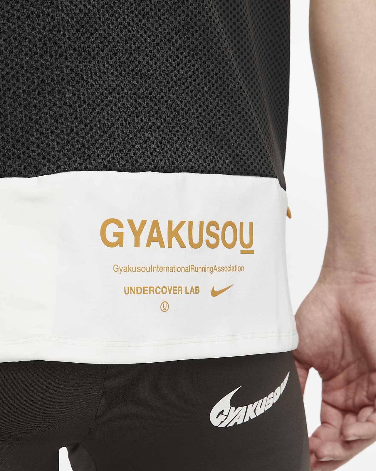 NIKE公式】GYAKUSOU トップ.オンラインストア (通販サイト)