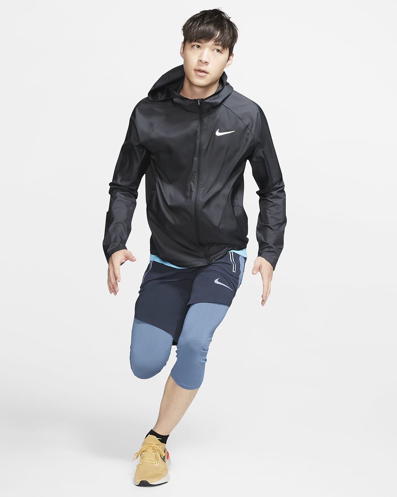 nike running essentials hooded jacket