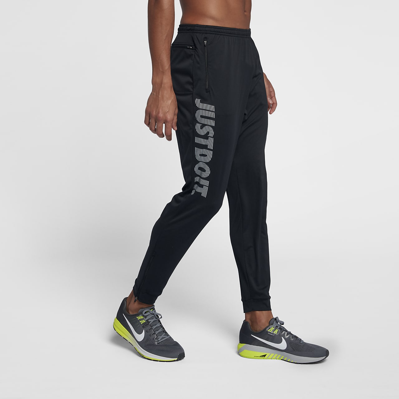 nike essential running trousers