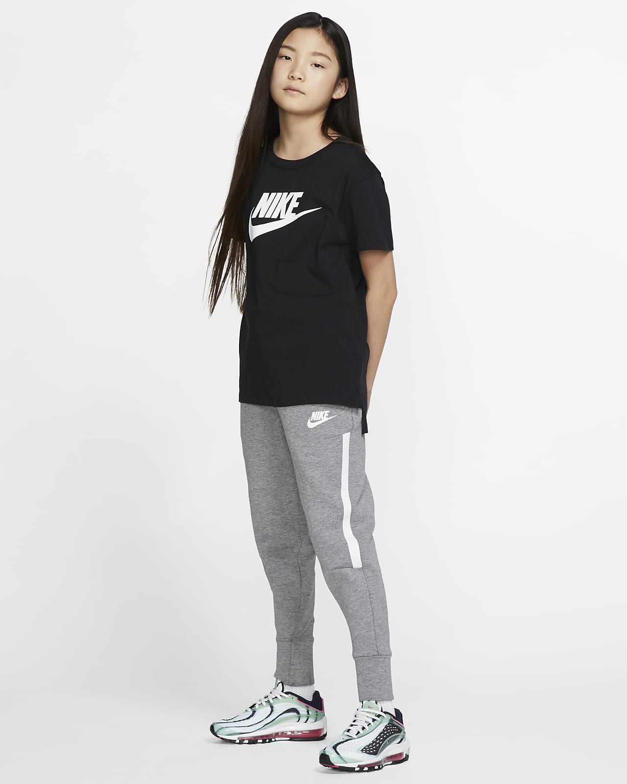 Nike Sportswear Older Kids' T-Shirt. Nike LU