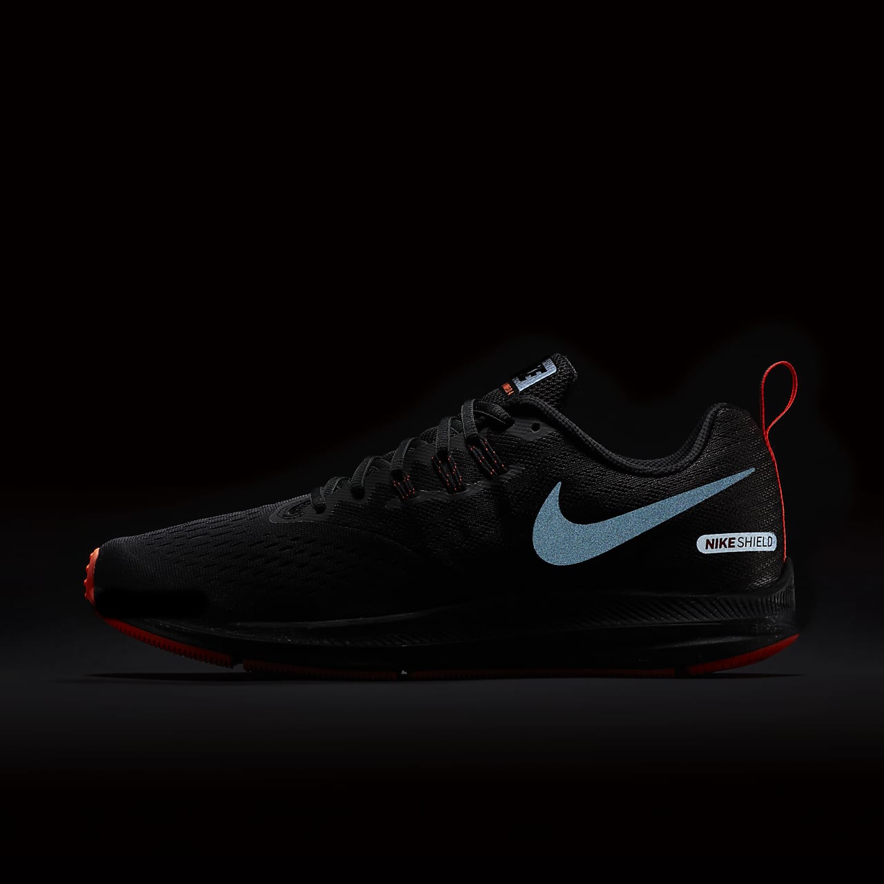 Nike Zoom Winflo 4 Shield 男子跑步鞋-耐 