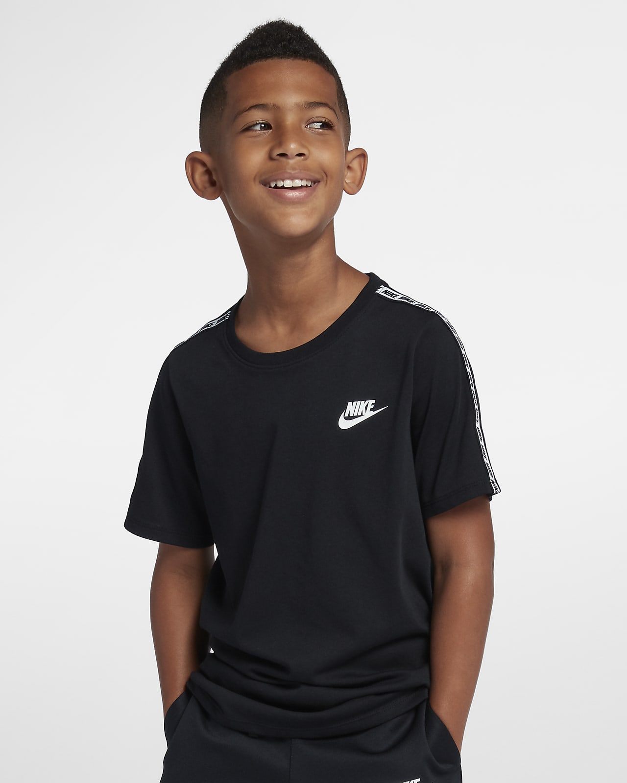 Nike Sportswear Older Kids' T-Shirt. Nike GB