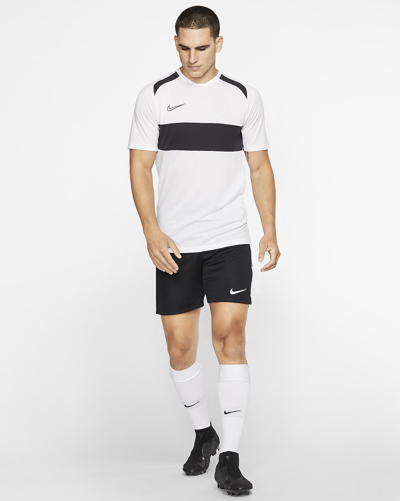 Camiseta de fútbol de manga corta para hombre Nike DriFIT Academy. Nike CL