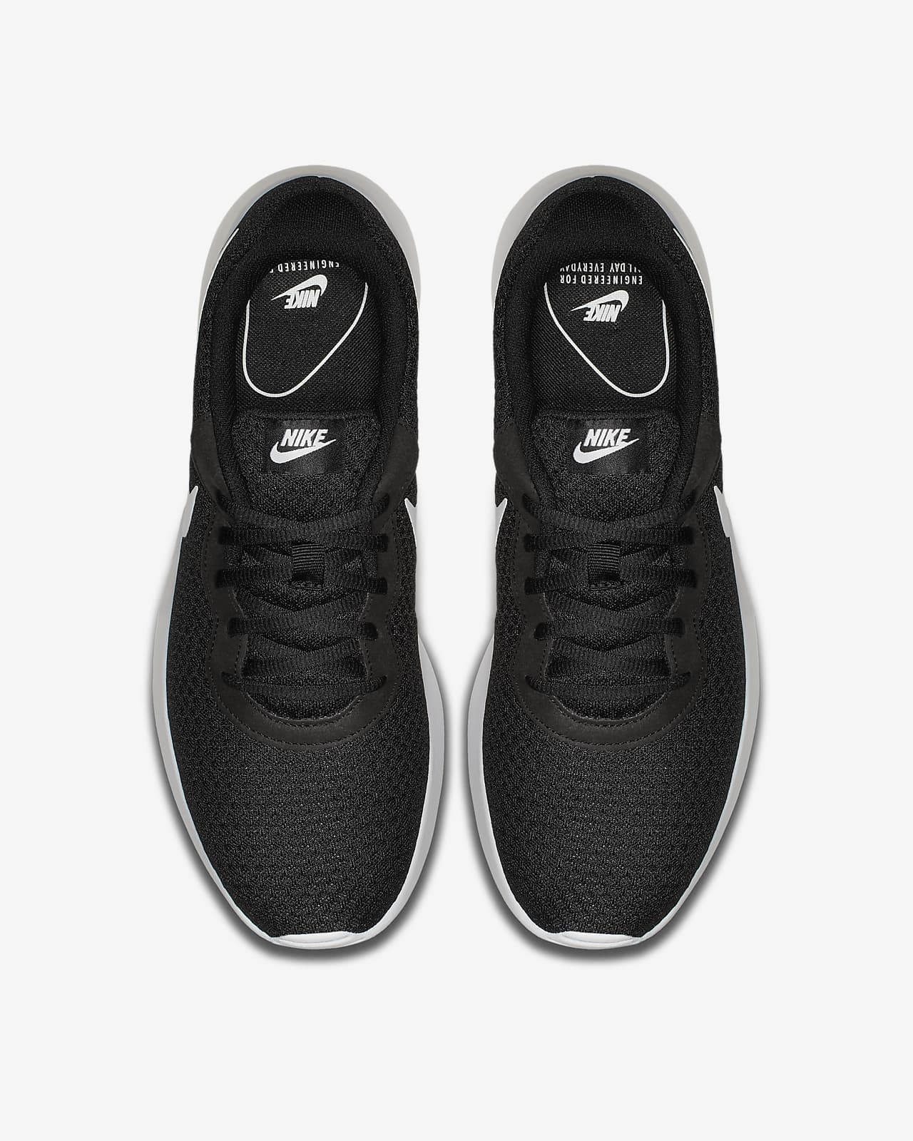 Tanjun trainers by on sale nike