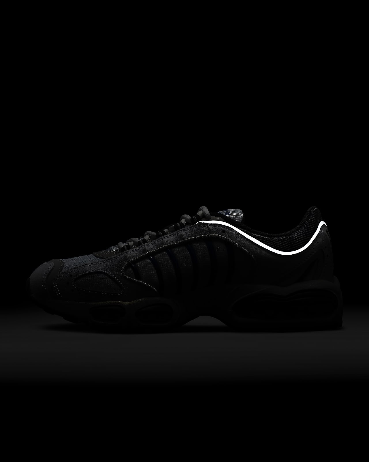 Scarpa Nike Air Max Tailwind IV - Uomo. Nike CH
