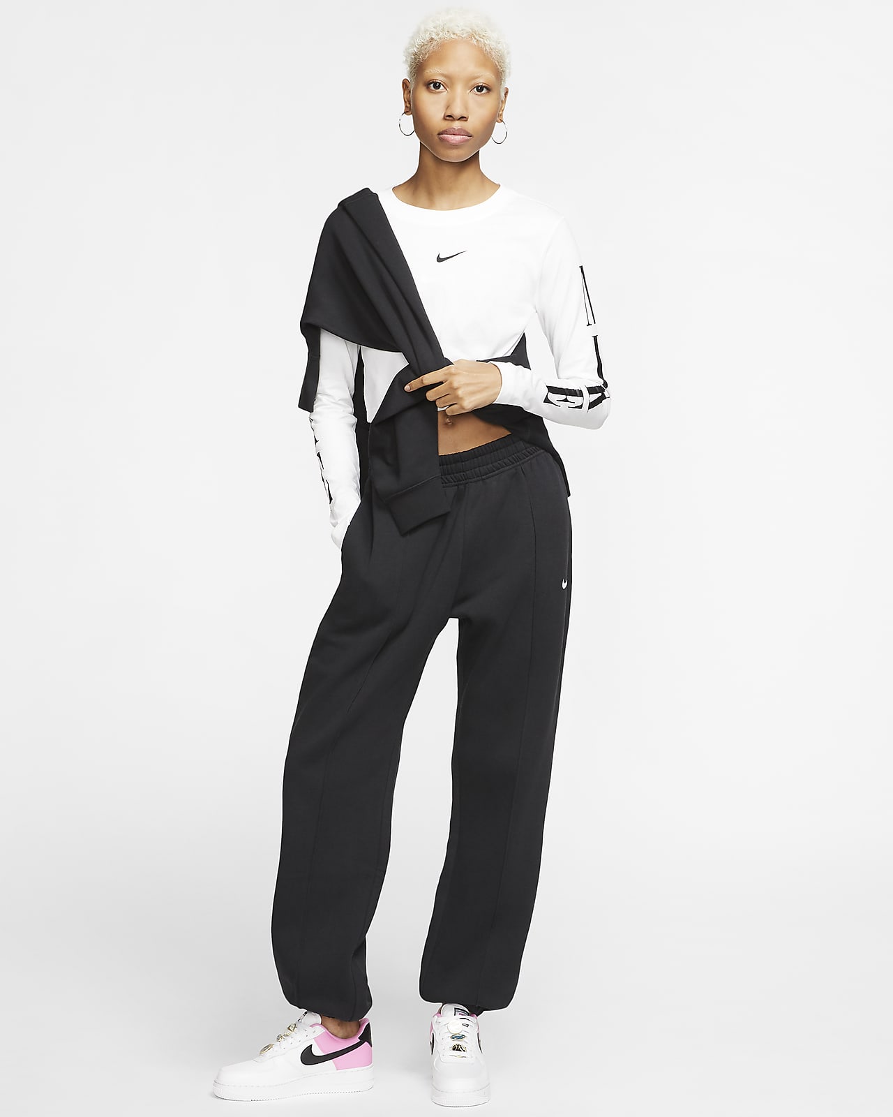 Nike Sportswear Essential Collection Women's Fleece Trousers. Nike FI